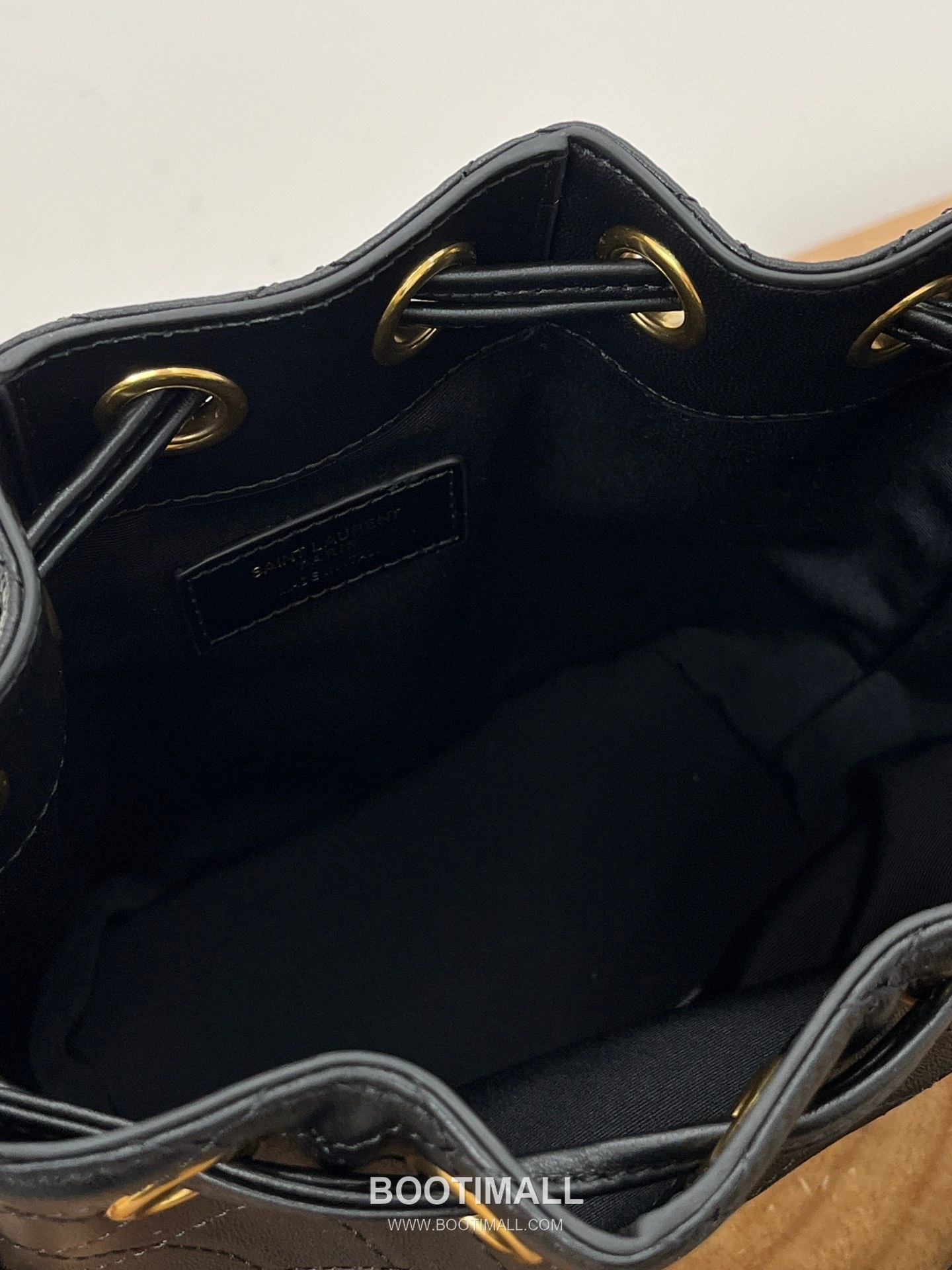 Saint Laurent Mini Quilted Lambskin Bucket Bag 840886168880 생로랑 미니 퀼팅 램스킨 버킷백 25cm 11