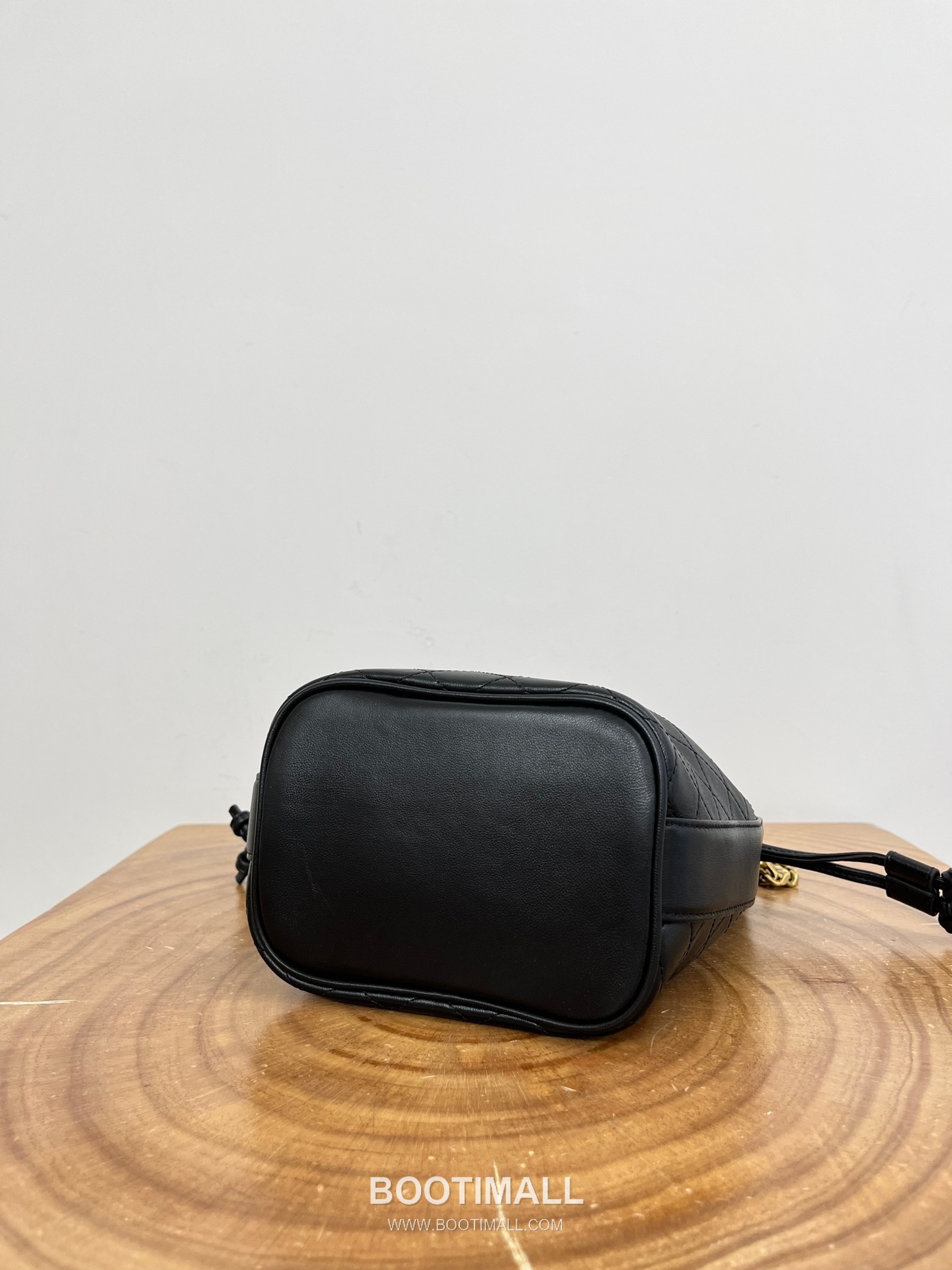 Saint Laurent Mini Quilted Lambskin Bucket Bag 840886168880 생로랑 미니 퀼팅 램스킨 버킷백 25cm 12