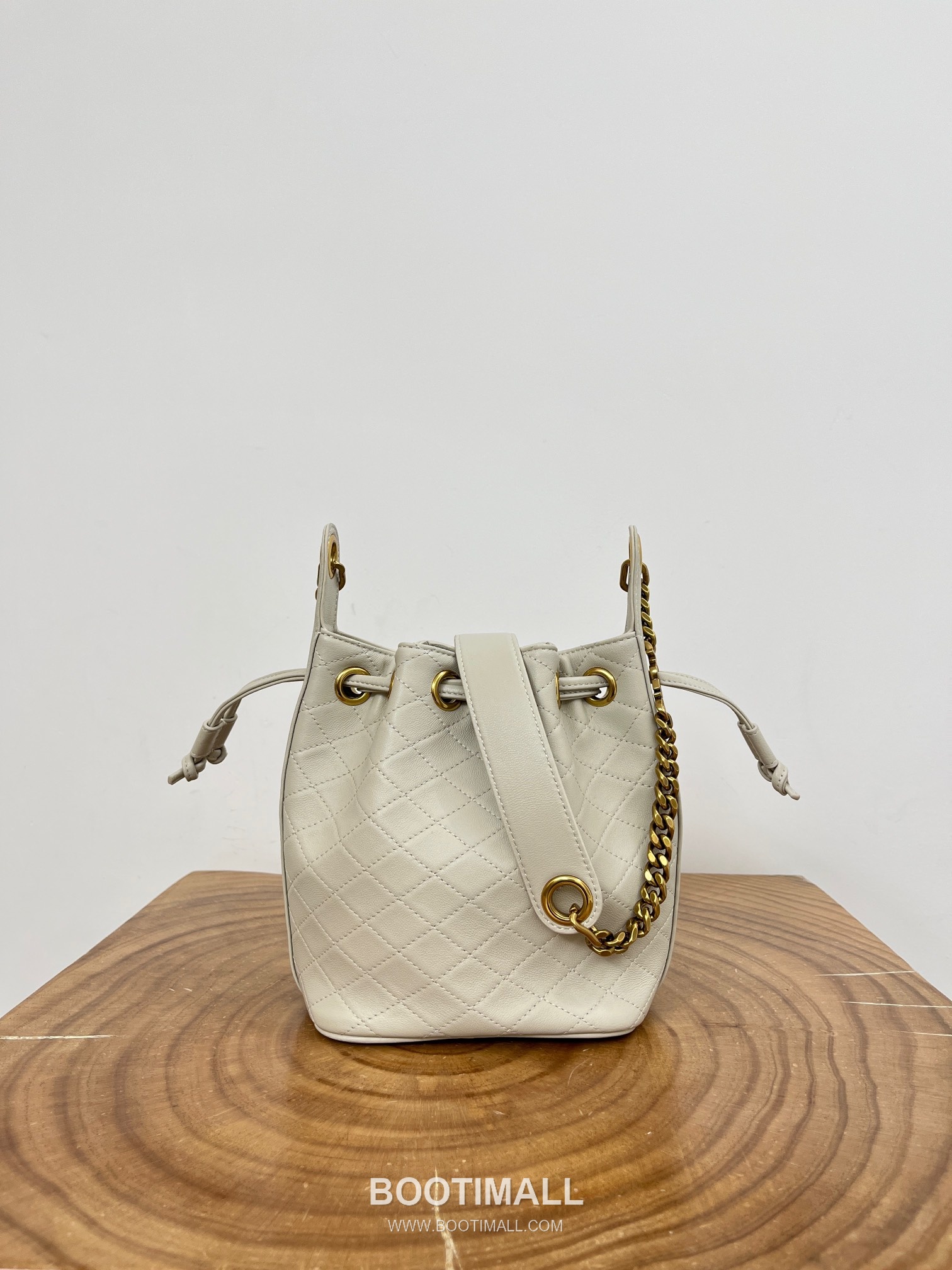 Saint Laurent Mini Quilted Lambskin Bucket Bag 840886168880 생로랑 미니 퀼팅 램스킨 버킷백 25cm 9