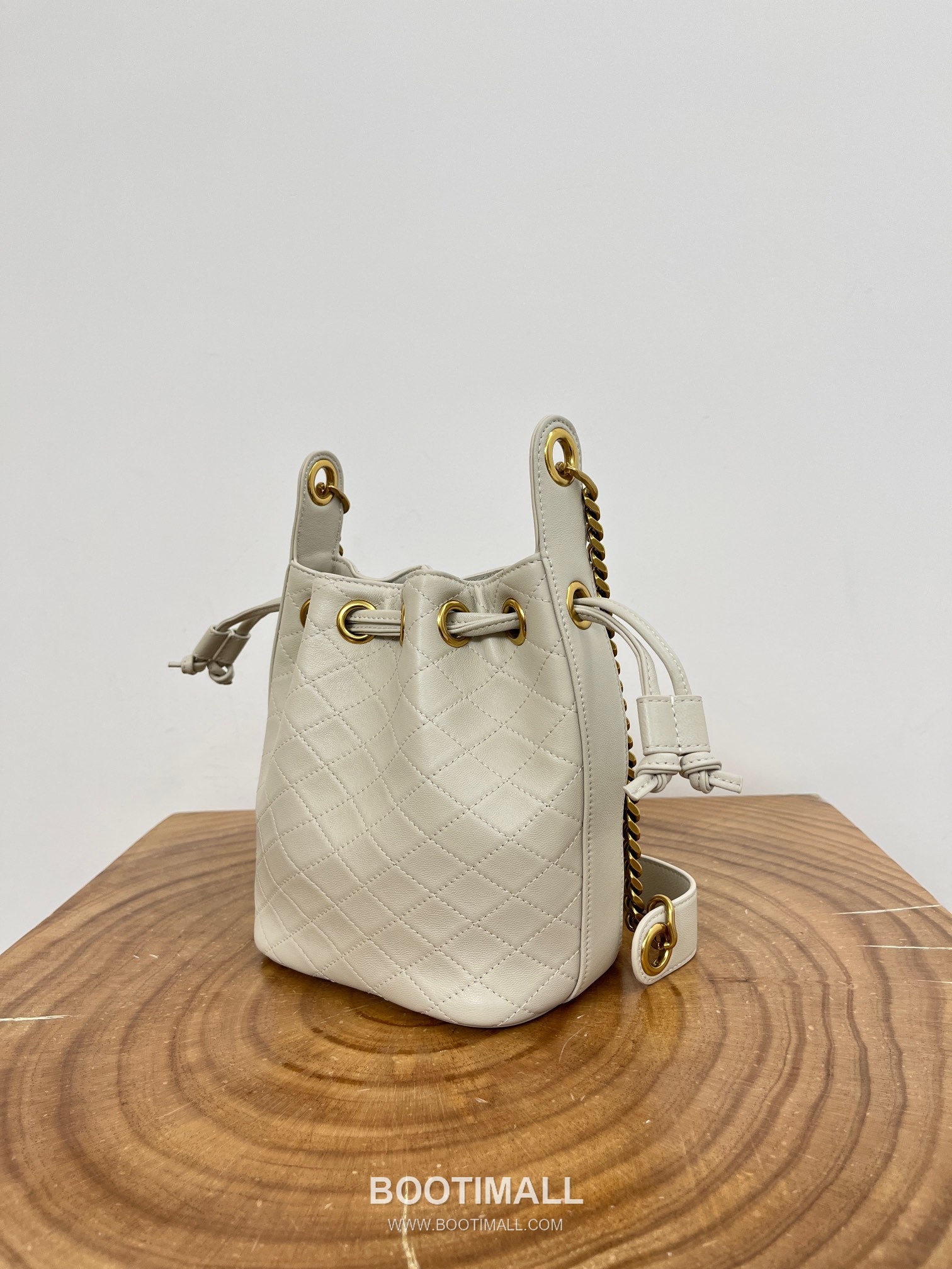 Saint Laurent Mini Quilted Lambskin Bucket Bag 840886168880 생로랑 미니 퀼팅 램스킨 버킷백 25cm 10