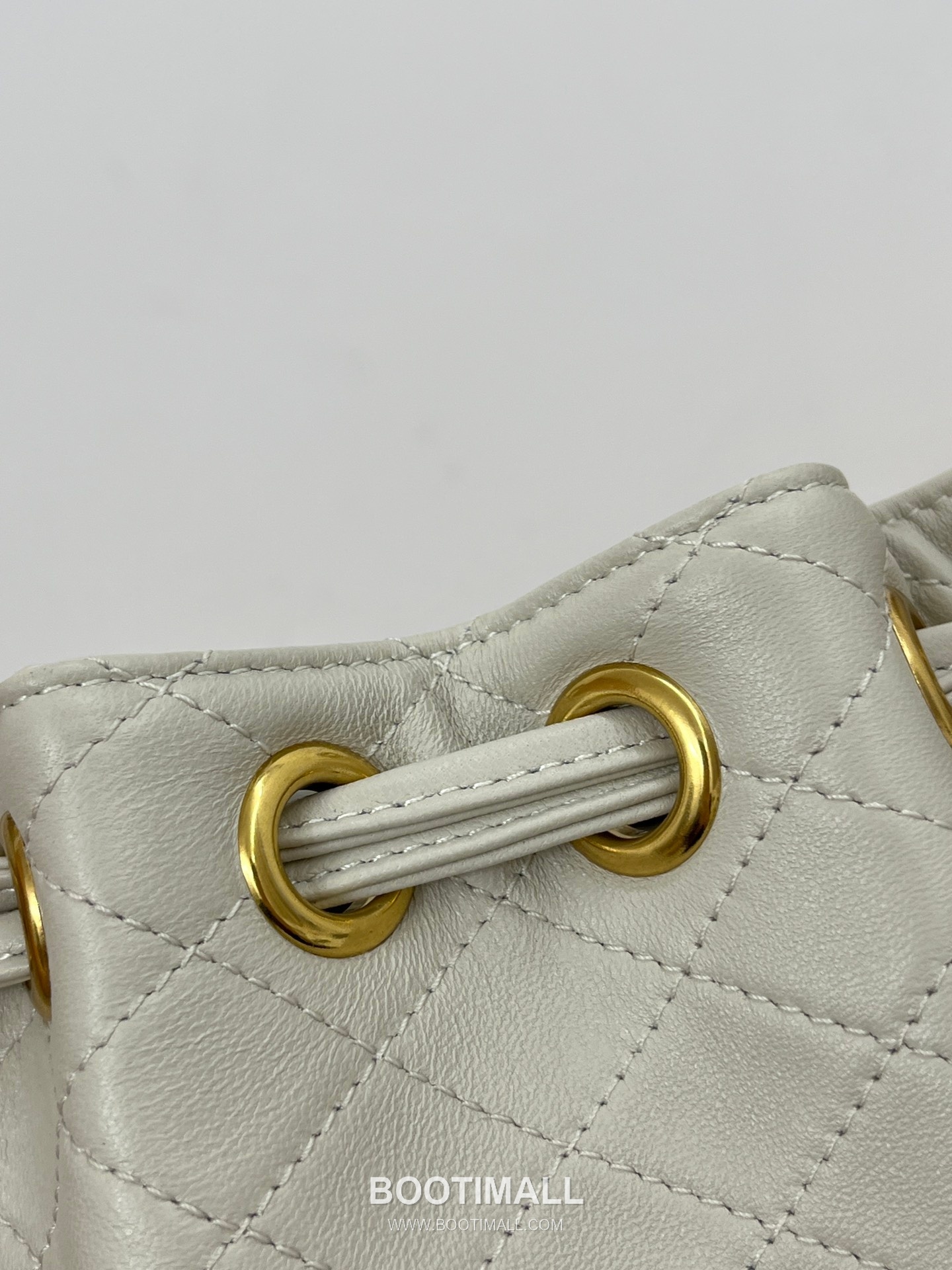 Saint Laurent Mini Quilted Lambskin Bucket Bag 840886168880 생로랑 미니 퀼팅 램스킨 버킷백 25cm 11