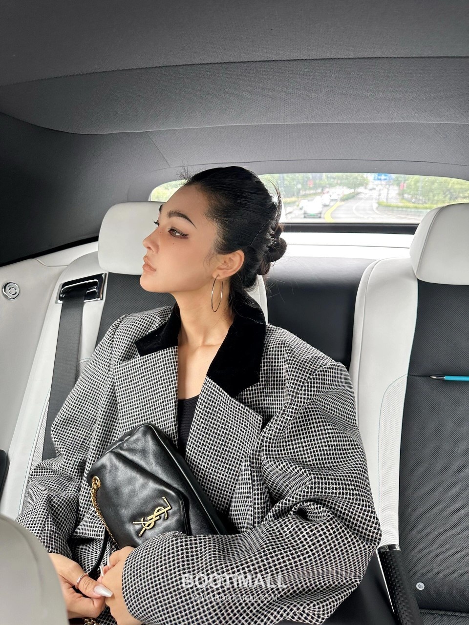 Saint Laurent Calypso Lambskin Chain Shoulder Bag 7341531680880 생로랑 칼립소 램스킨 체인 숄더백 26cm 4