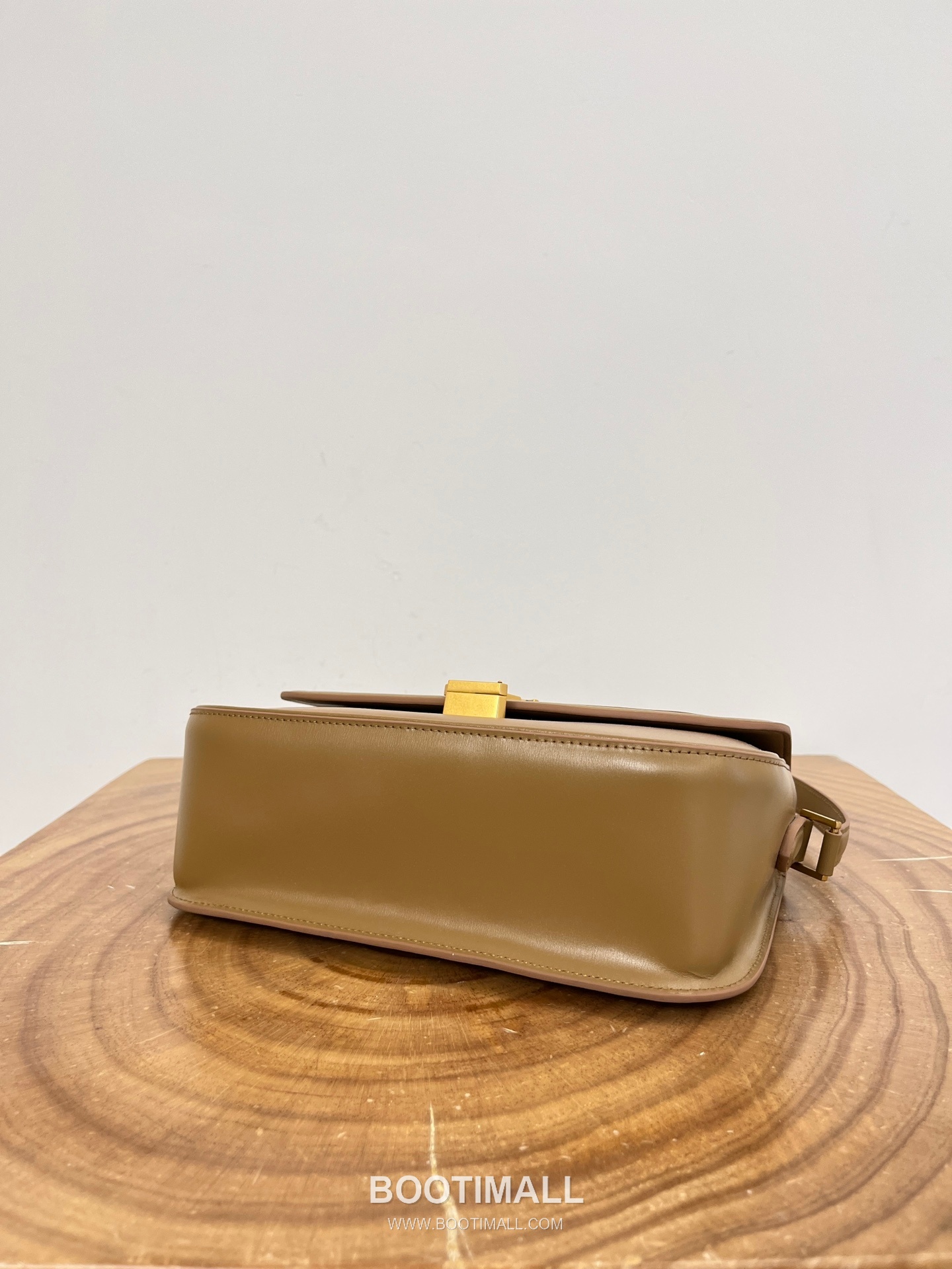 Saint Laurent Solferino Medium Box Leather Flap Shoulder Bag 8323301680980 생로랑 솔페리노 미디움 박스 레더 플랩 숄더백 24cm 8