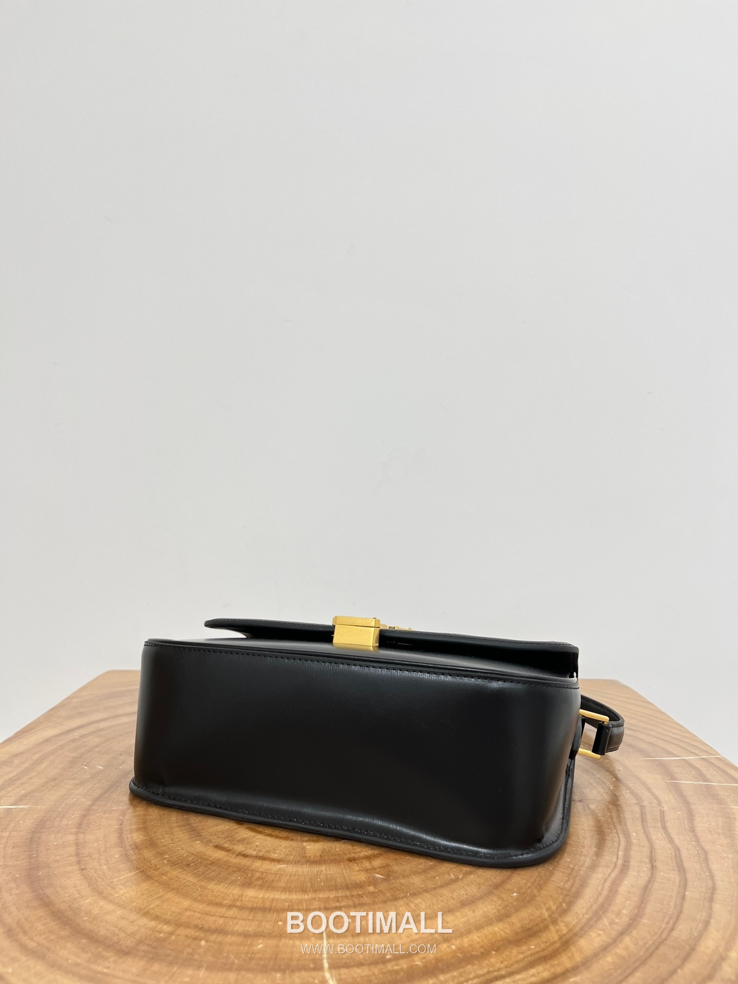 Saint Laurent Solferino Medium Box Leather Flap Shoulder Bag 8323301680980 생로랑 솔페리노 미디움 박스 레더 플랩 숄더백 24cm 15