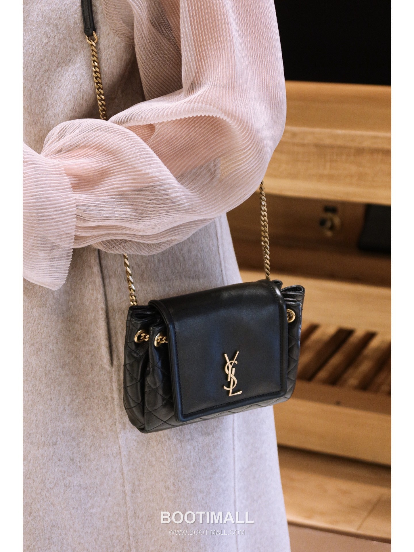 Saint Laurent Mini Nolita Quilted Lambskin Chain Shoulder Bag 6727381680780 생로랑 미니 놀리타 퀼팅 램스킨 체인 숄더백 18cm 4