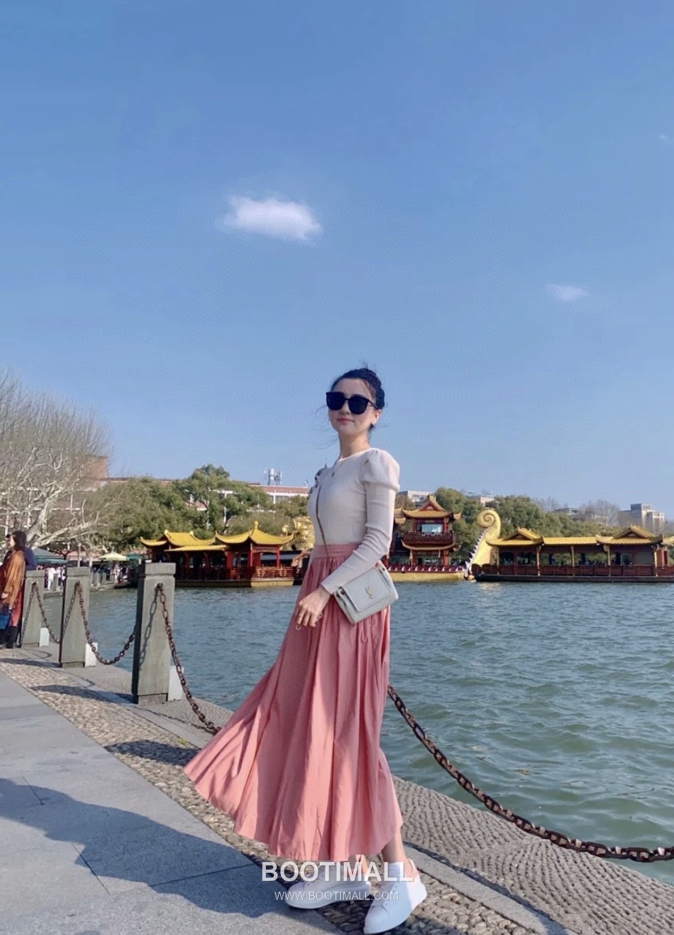 Saint Laurent Mini Nolita Quilted Lambskin Chain Shoulder Bag 6727381680780 생로랑 미니 놀리타 퀼팅 램스킨 체인 숄더백 18cm 7