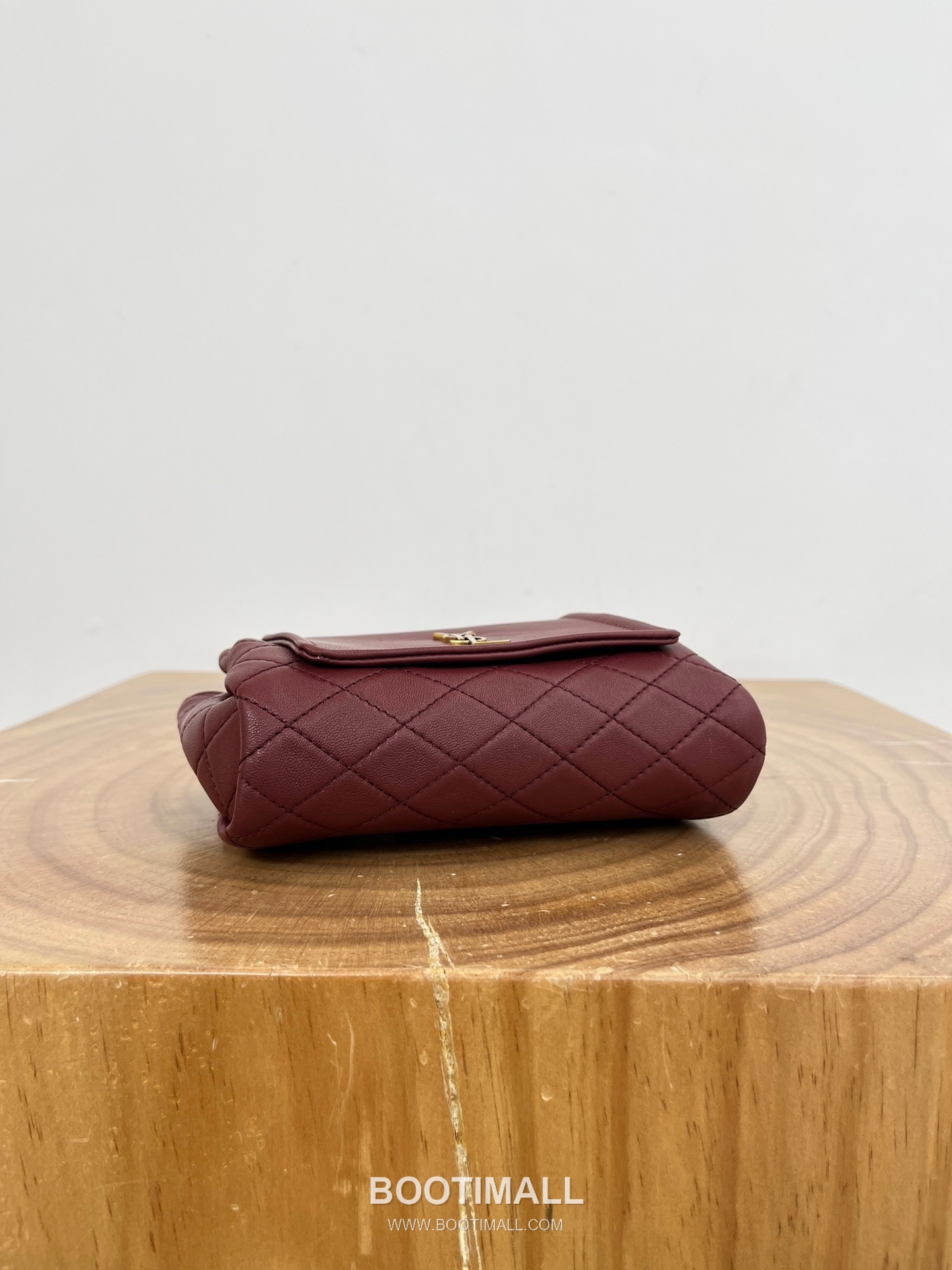 Saint Laurent Mini Nolita Quilted Lambskin Chain Shoulder Bag 6727381680780 생로랑 미니 놀리타 퀼팅 램스킨 체인 숄더백 18cm 14