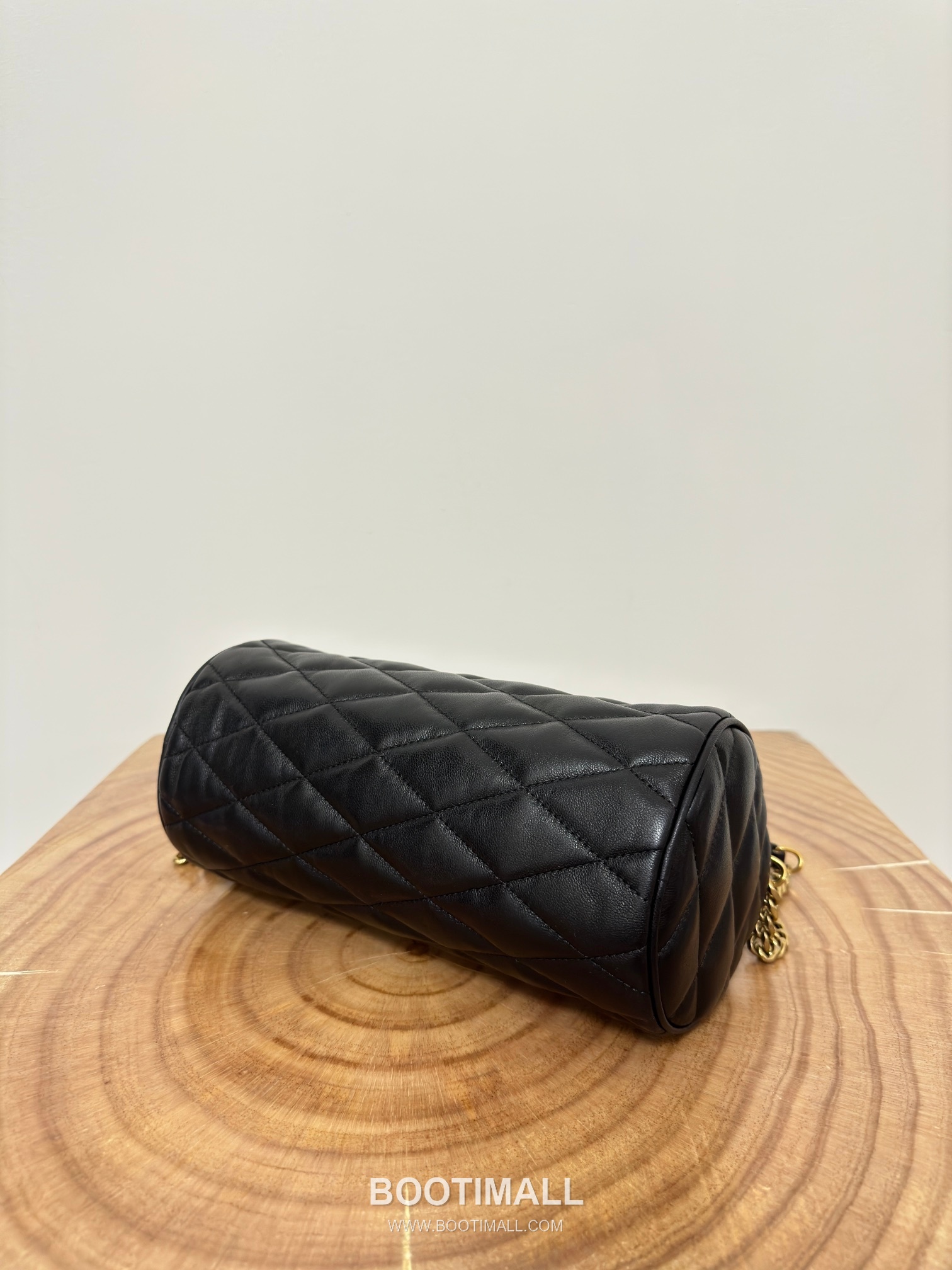 Saint Laurent Tube Sade Quilted Lambskin Shoulder Bag 7127061680780 생로랑 튜브 사드 퀼팅 램스킨 숄더백 24cm 18