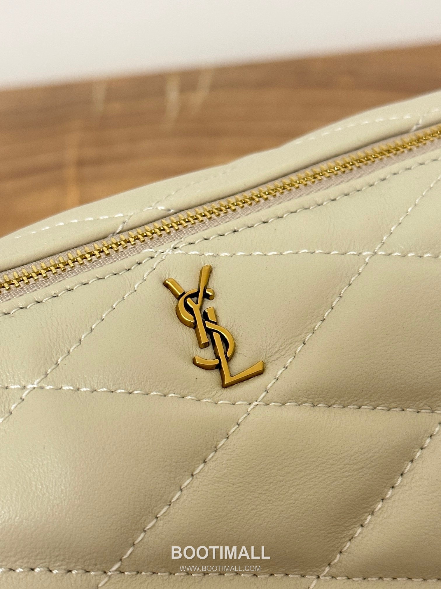 Saint Laurent Tube Sade Quilted Lambskin Shoulder Bag 7127061680780 생로랑 튜브 사드 퀼팅 램스킨 숄더백 24cm 3