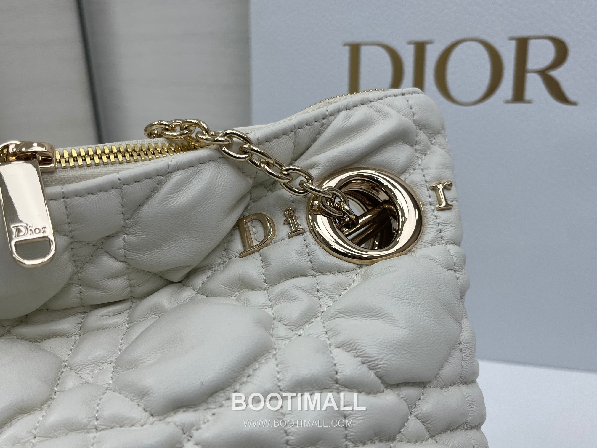 Dior Cannage Quilted Soft Beige Tote Bag 디올 까나쥬 퀼팅 소프트 베이지 토트백 32cm 5
