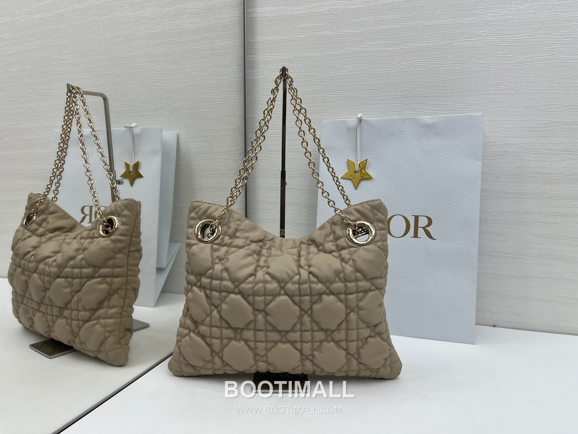 Dior Cannage Quilted Small Beige Tote Bag 디올 까나쥬 퀼팅 스몰 베이지 토트백 32cm 3