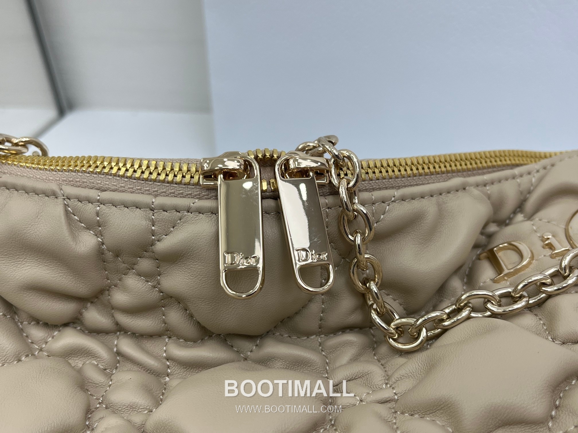 Dior Cannage Quilted Small Beige Tote Bag 디올 까나쥬 퀼팅 스몰 베이지 토트백 32cm 4