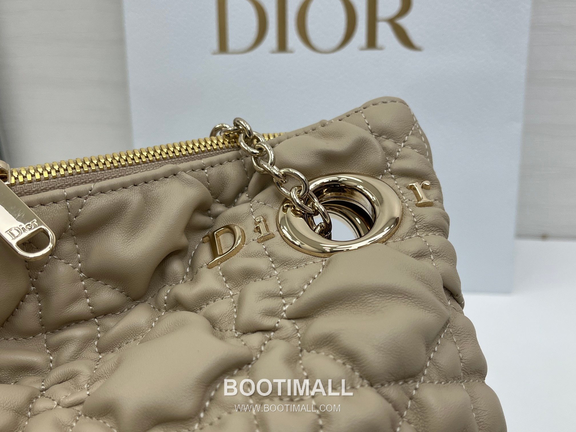 Dior Cannage Quilted Small Beige Tote Bag 디올 까나쥬 퀼팅 스몰 베이지 토트백 32cm 5