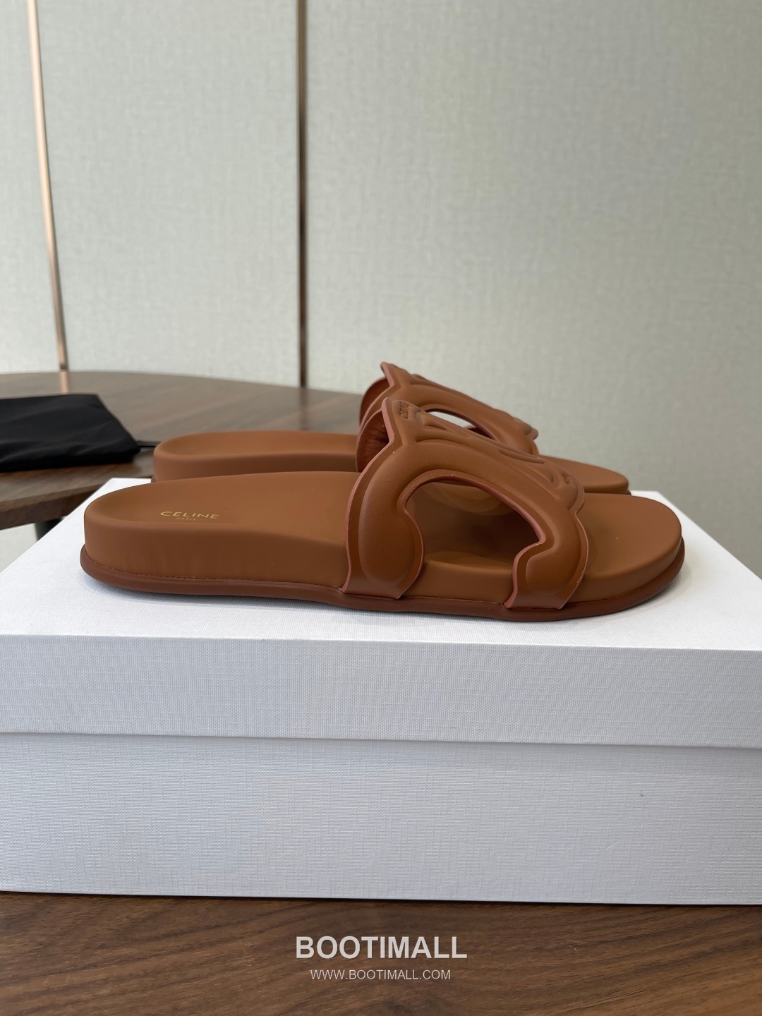 Celine Triomphe Roman Platform Lambskin Black Slides 셀린느 트리옹프 로마 플랫폼 양가죽 블랙 슬라이드 2