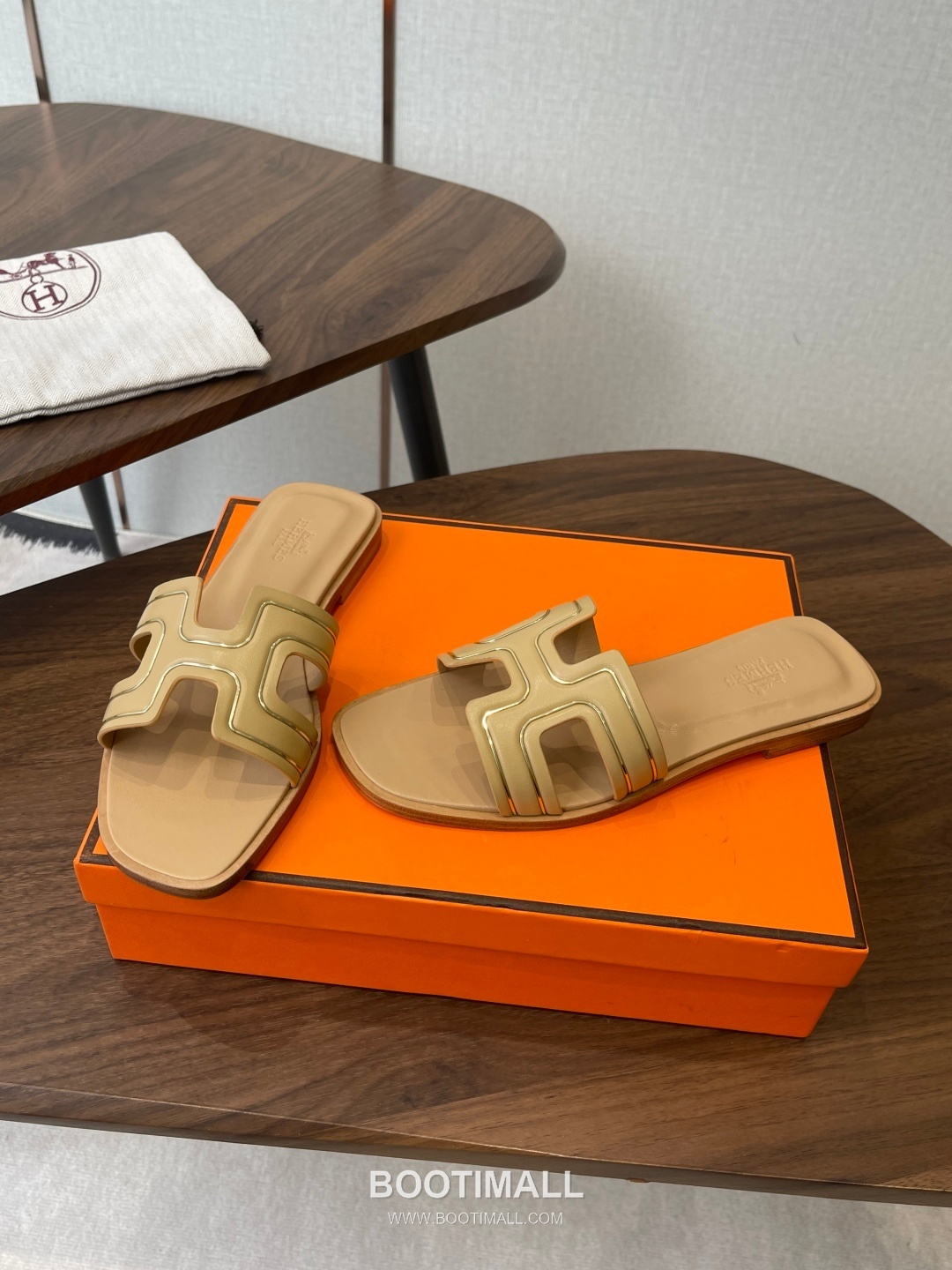 Hermes Oran H Calfskin Slides 에르메스 오란 H 송아지가죽 슬라이드 3