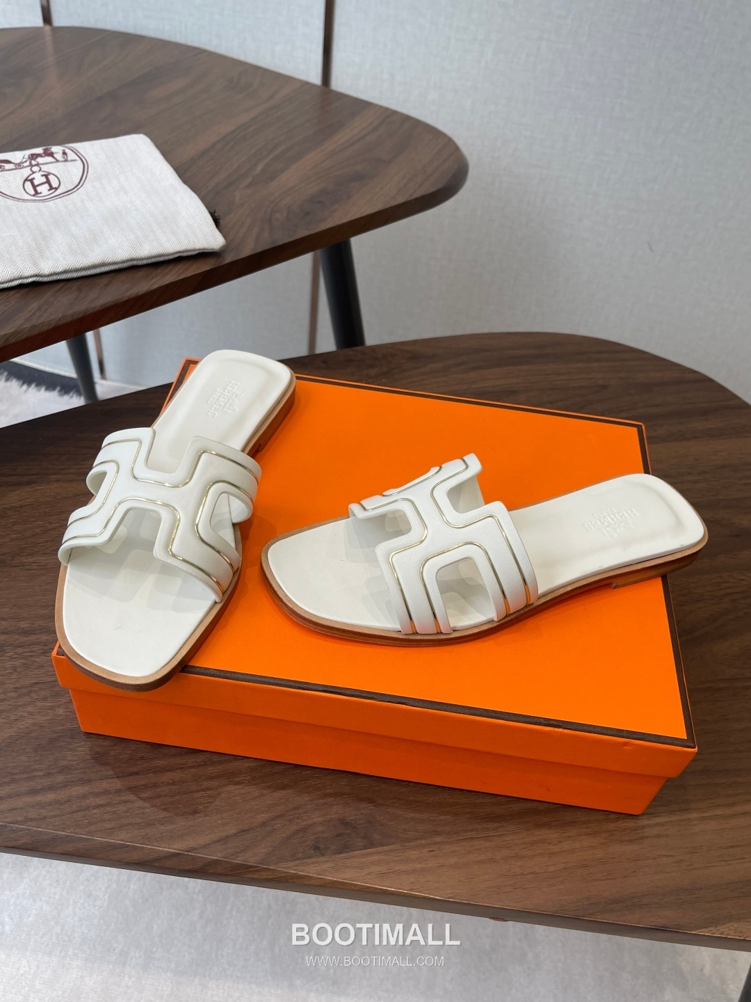 Hermes Oran H Calfskin Slides 에르메스 오란 H 송아지가죽 슬라이드 3