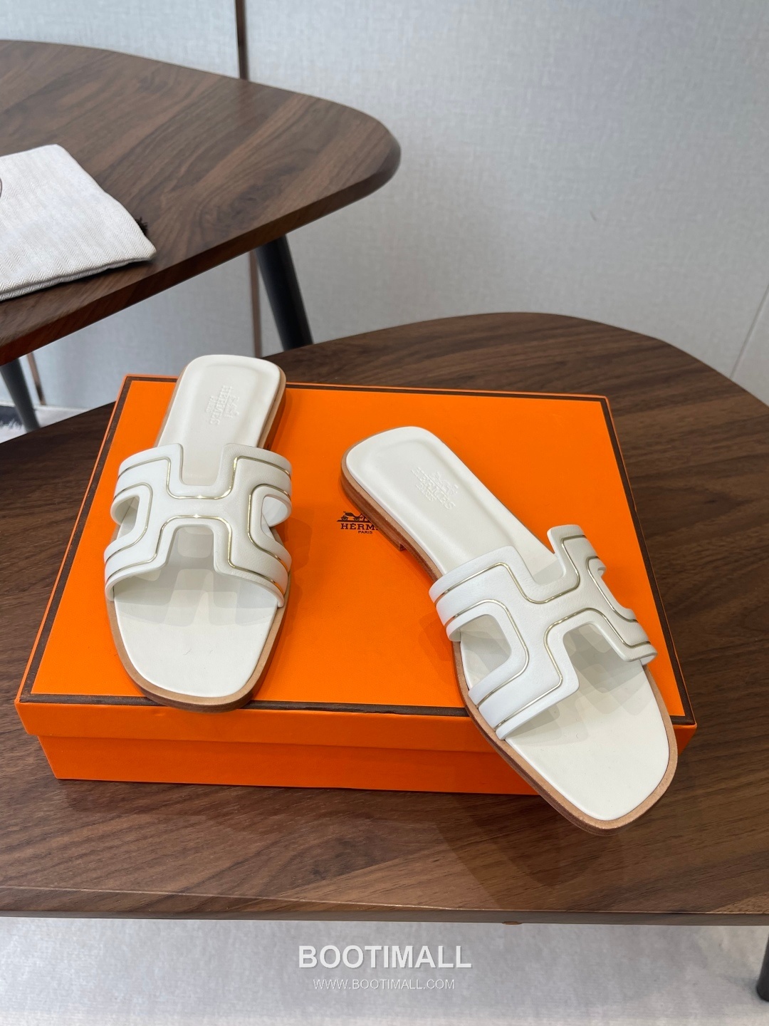 Hermes Oran H Calfskin Slides 에르메스 오란 H 송아지가죽 슬라이드 4