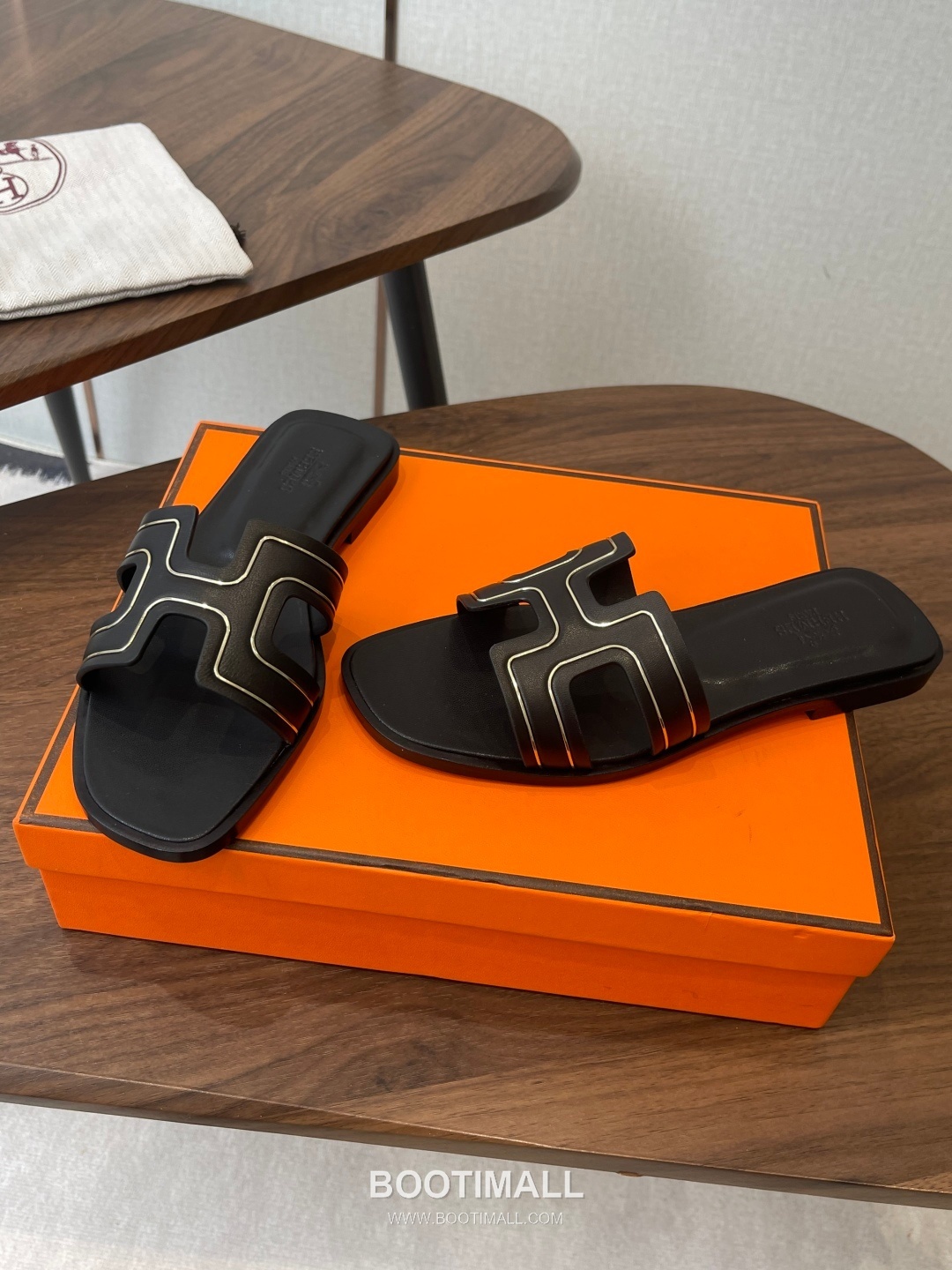 Hermes Oran H Calfskin Slides 에르메스 오란 H 송아지가죽 슬라이드 4
