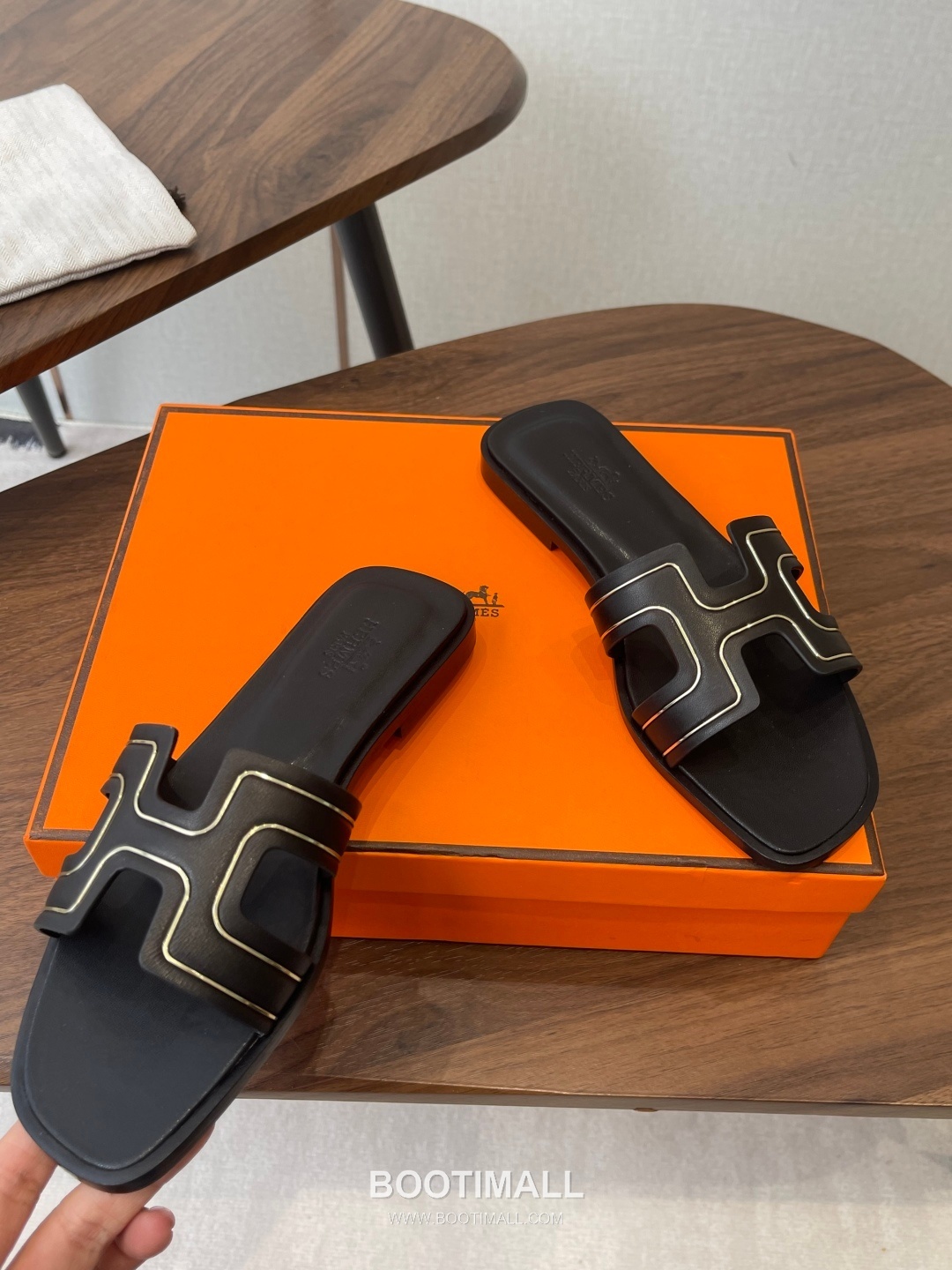 Hermes Oran H Calfskin Slides 에르메스 오란 H 송아지가죽 슬라이드 5