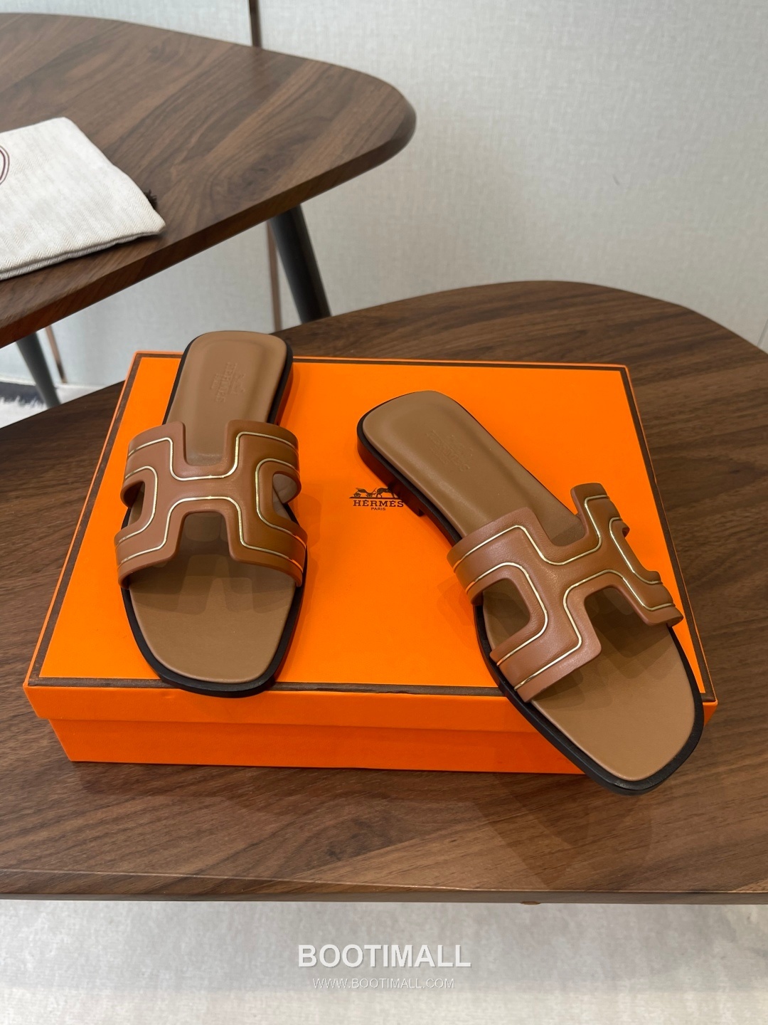 Hermes Oran H Calfskin Slides 에르메스 오란 H 송아지가죽 슬라이드 3