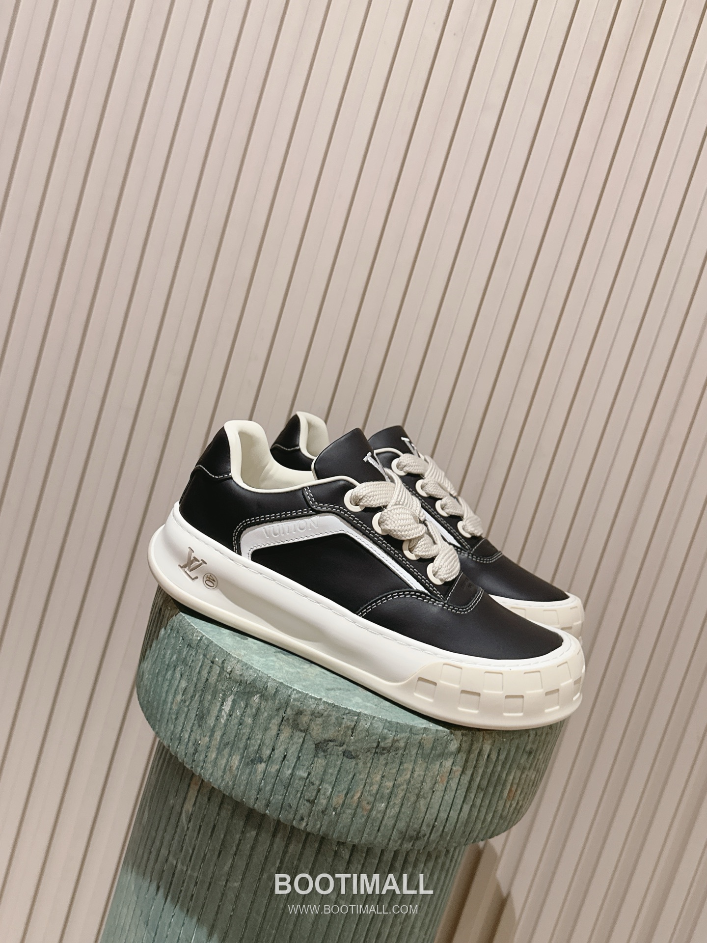 Louis Vuitton Logo Signature Platform Casual Calfskin Mesh White Sneakers 루이비통 로고 시그니처 플랫폼 캐주얼 송아지가죽 메쉬 화이트 스니커즈 1