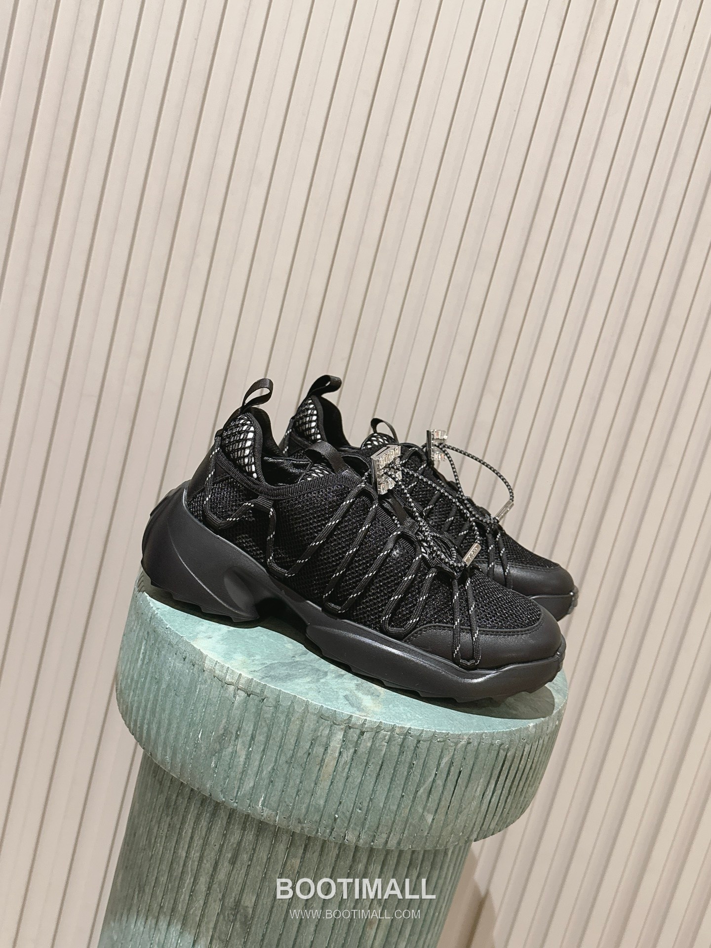 Prada Viv Run Crystal Buckle Mesh Lambskin Black Sneakers 프라다 비브 런 크리스털 버클 메쉬 양가죽 블랙 스니커즈 1