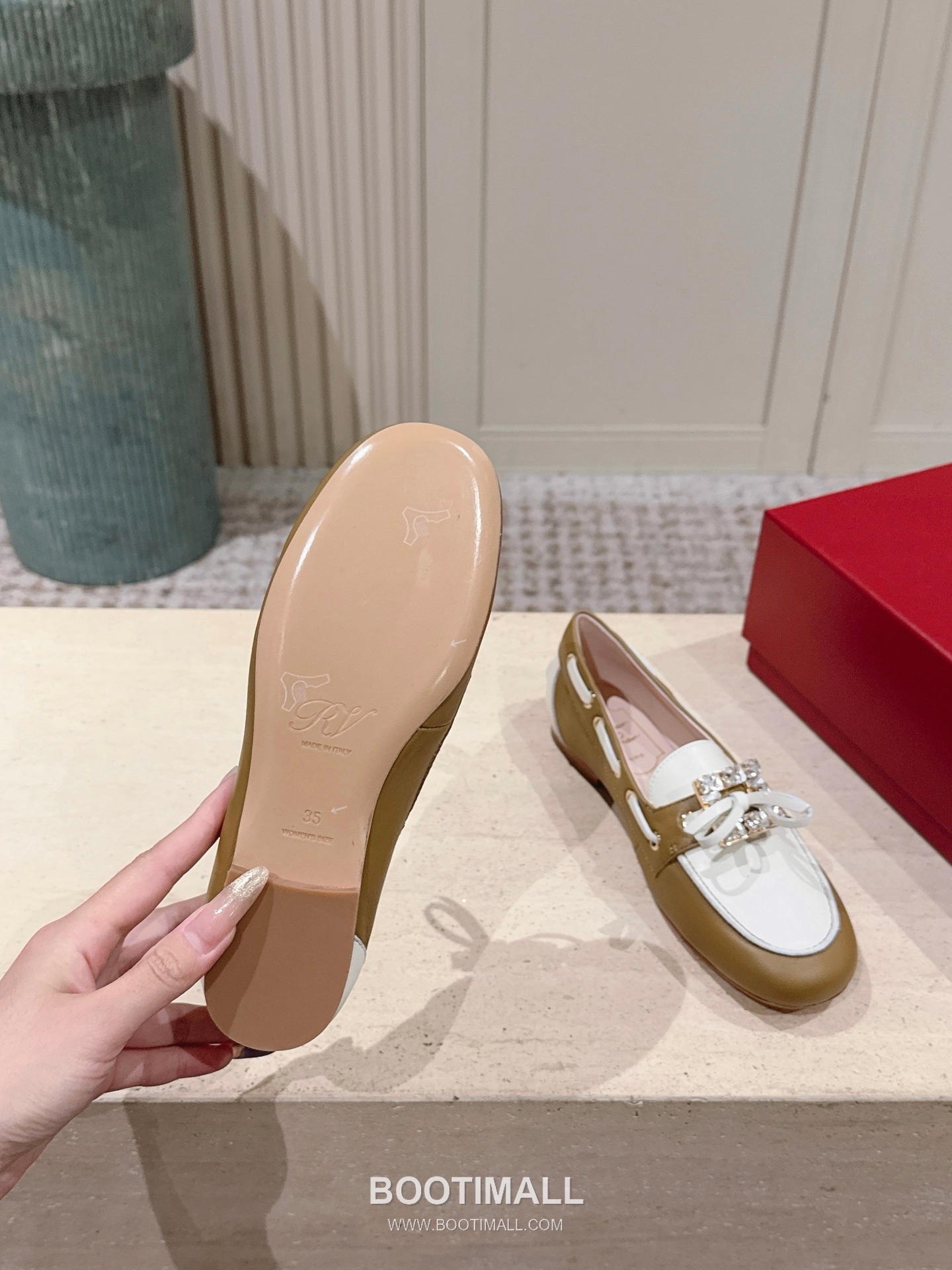 Roger Vivier Belle Vivier Suede Buckle Loafer 로저 비비에 벨 비비에 스웨이드 버클 로퍼 2cm 9