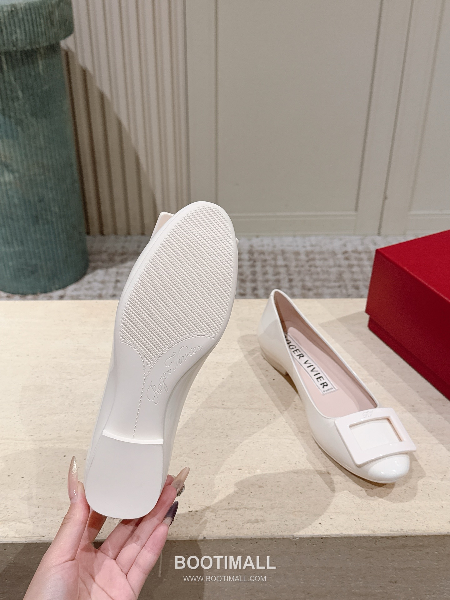 Roger Vivier Patent Leather Buckle Flat 로저 비비에 페이턴트 레더 버클 플랫 2cm 9