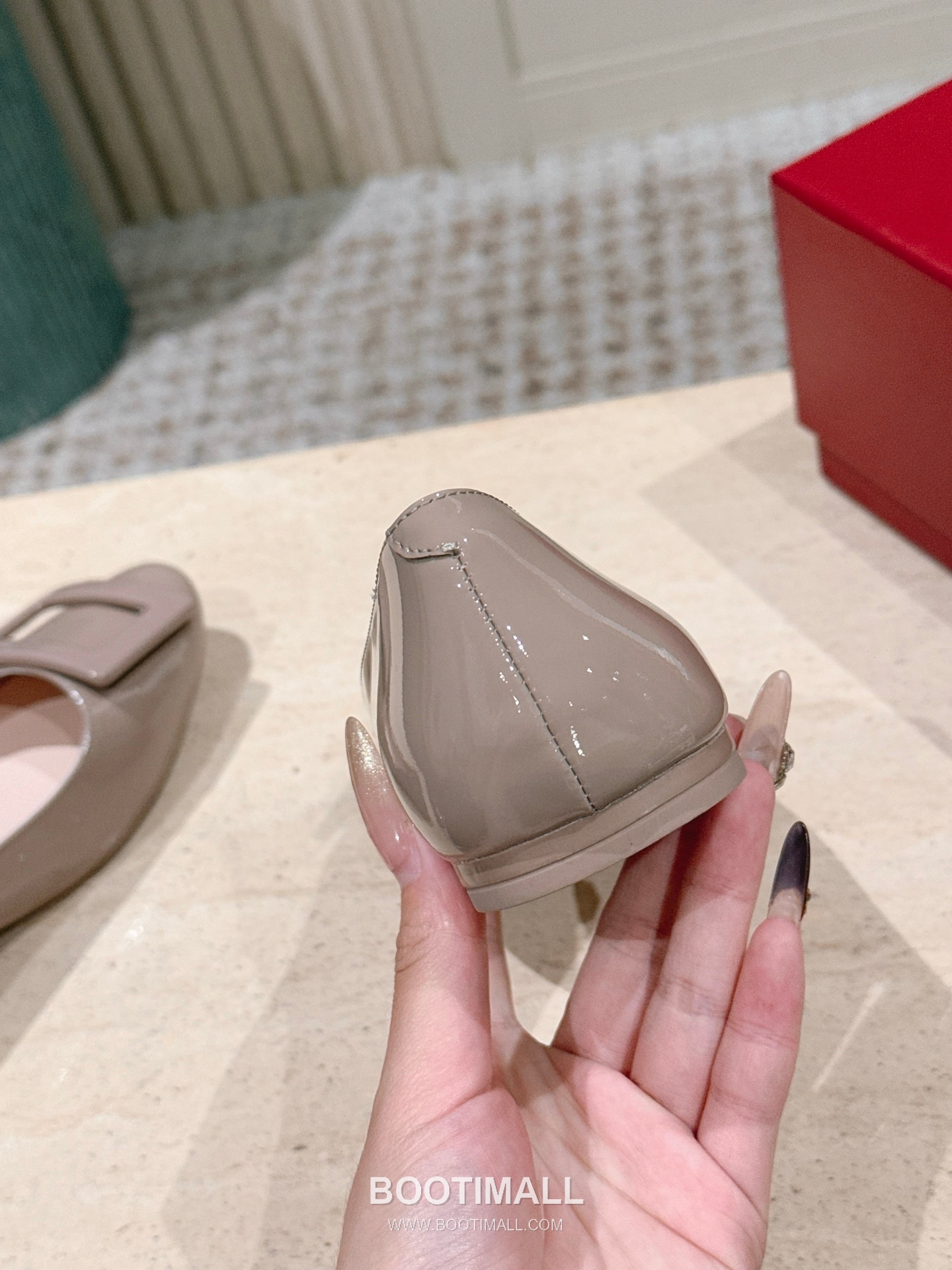 Roger Vivier Patent Leather Buckle Flat 로저 비비에 페이턴트 레더 버클 플랫 2cm 8