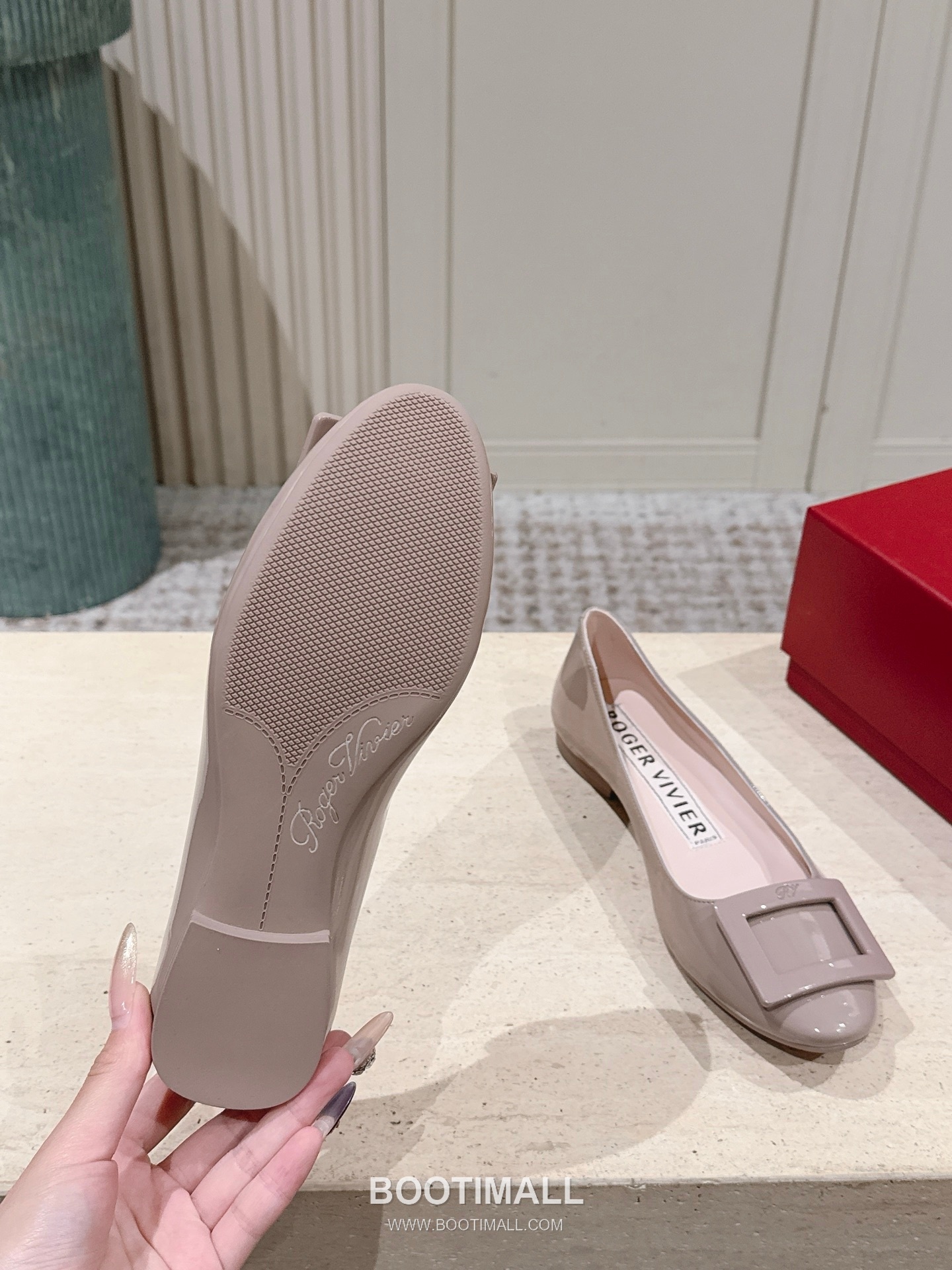 Roger Vivier Patent Leather Buckle Flat 로저 비비에 페이턴트 레더 버클 플랫 2cm 9