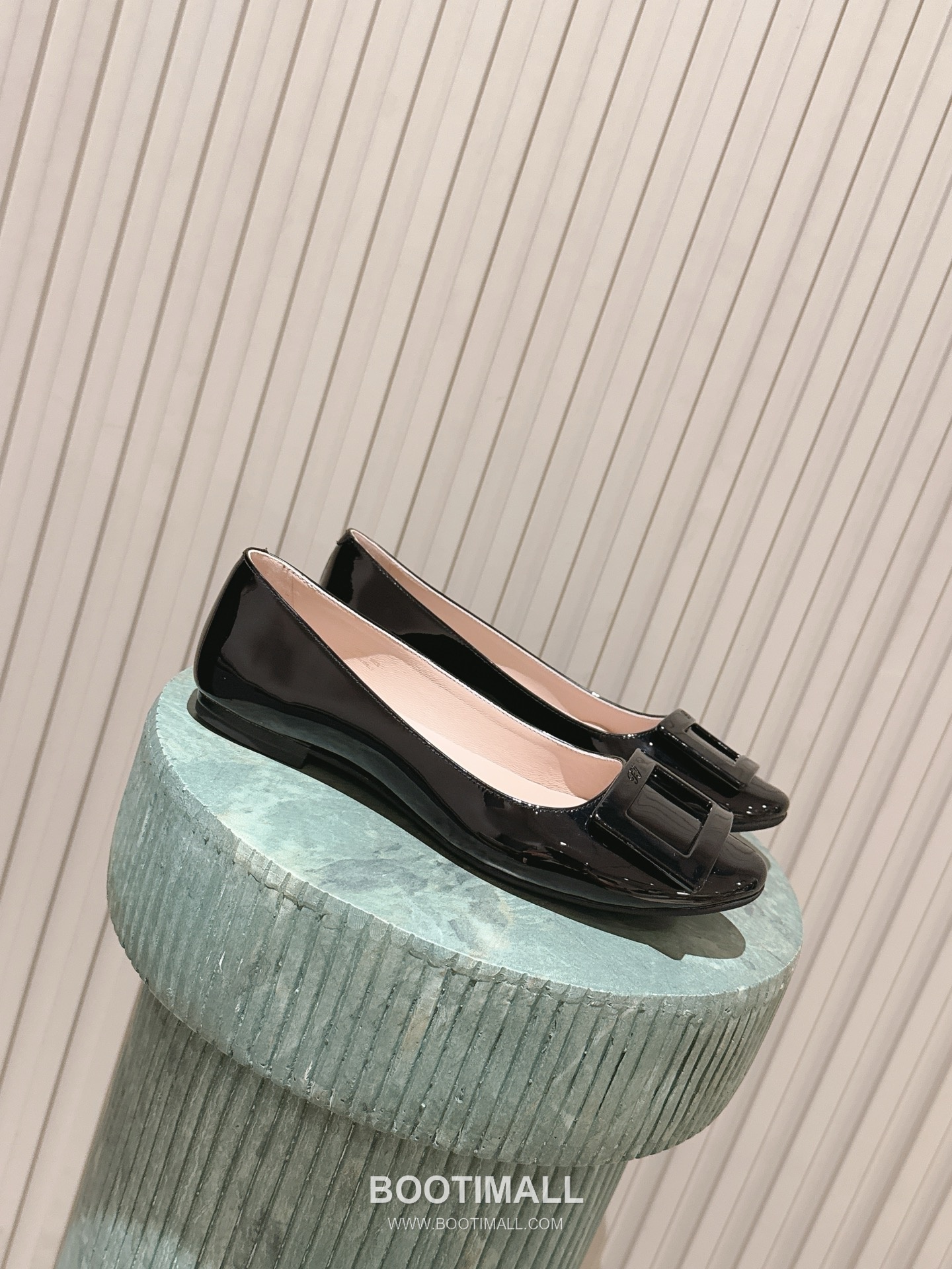 Roger Vivier Patent Leather Buckle Flat 로저 비비에 페이턴트 레더 버클 플랫 2cm 1