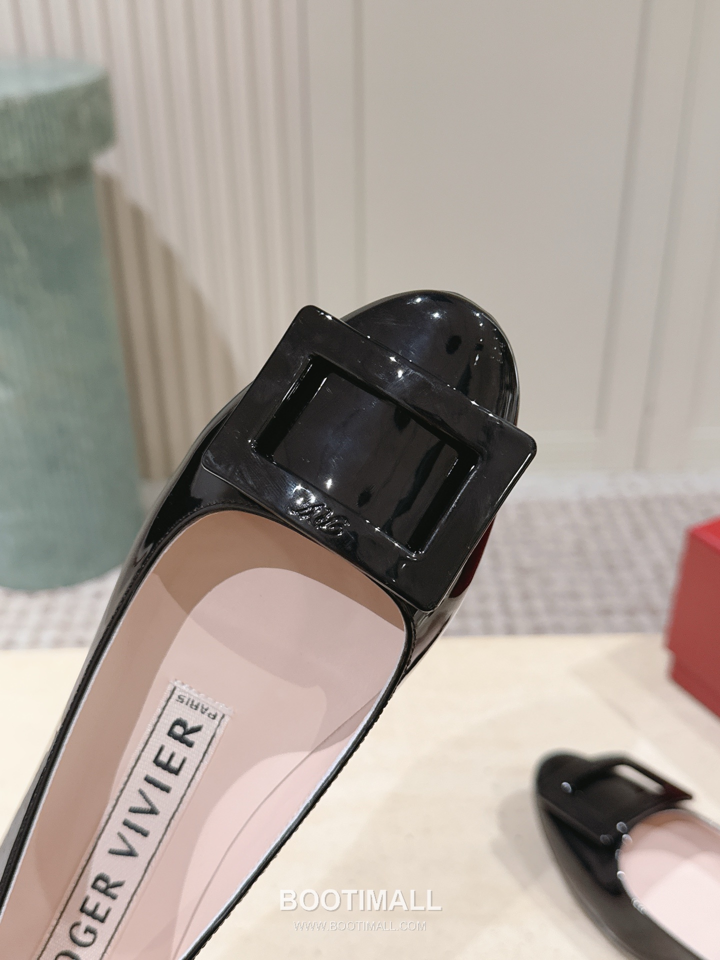 Roger Vivier Patent Leather Buckle Flat 로저 비비에 페이턴트 레더 버클 플랫 2cm 8