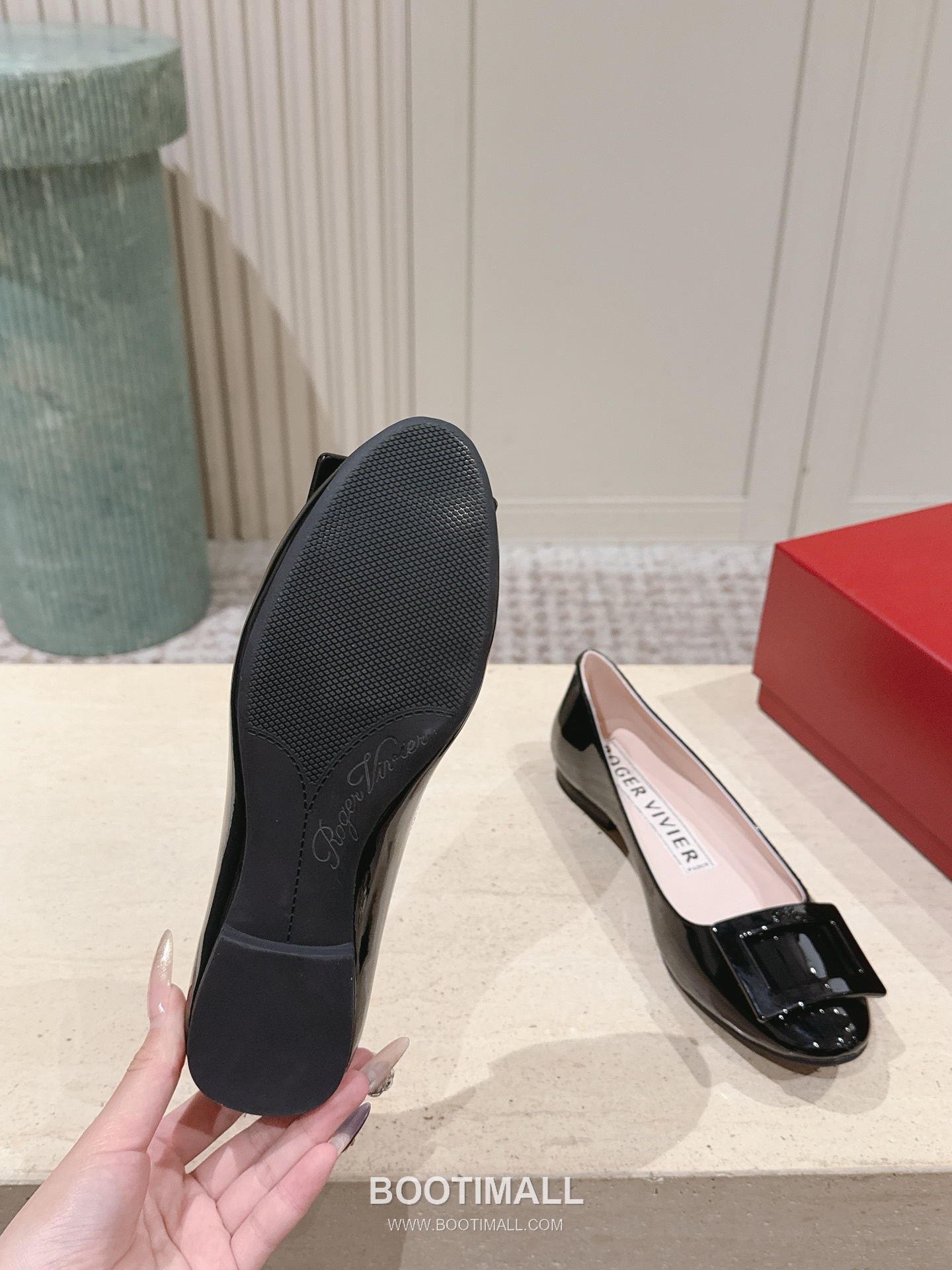 Roger Vivier Patent Leather Buckle Flat 로저 비비에 페이턴트 레더 버클 플랫 2cm 9