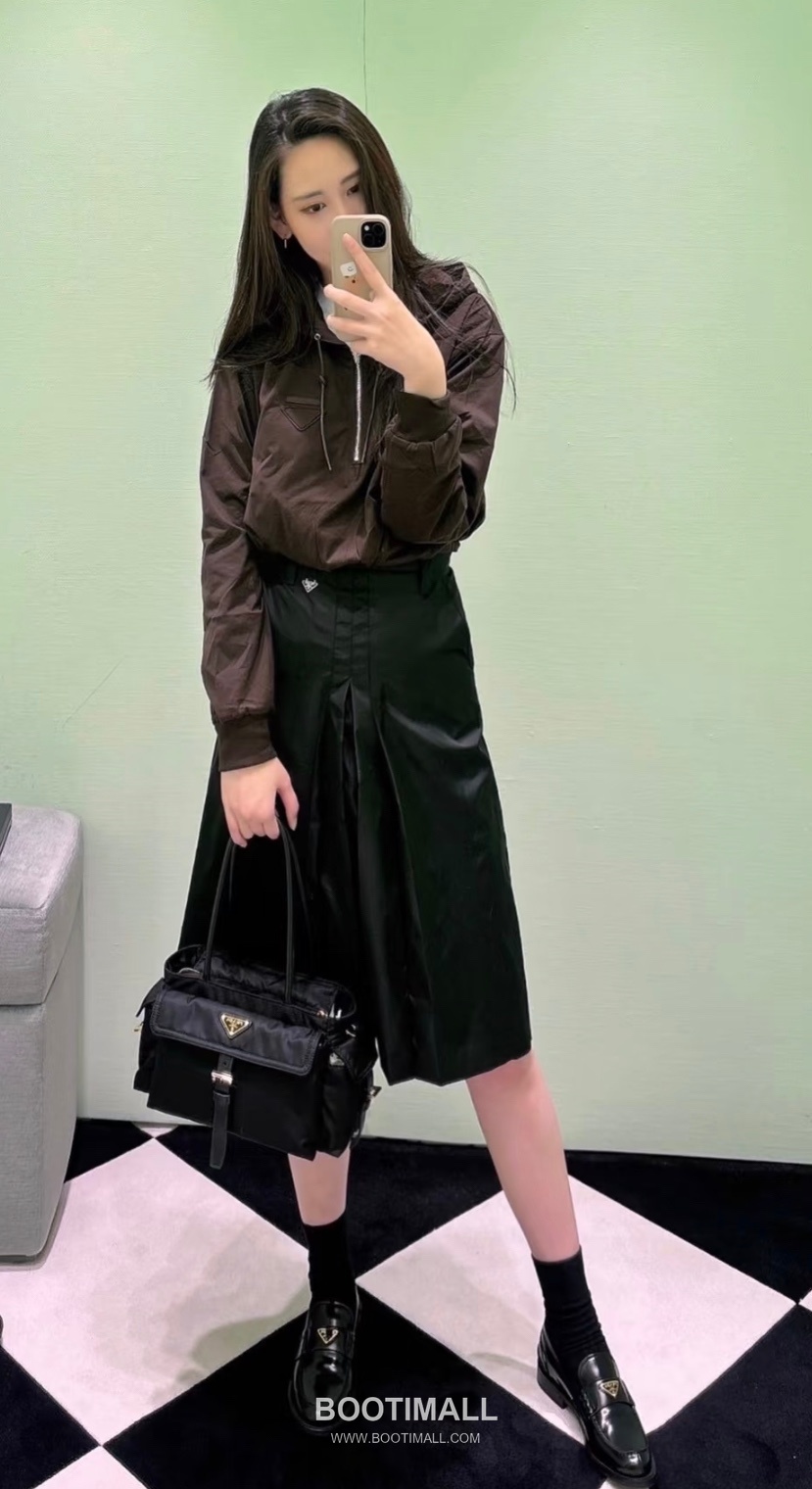 Prada Explore Parachute Nylon Black Handbag 프라다 익스플로어 1BG596 파라슈트 나일론 블랙 토트백 30cm 1