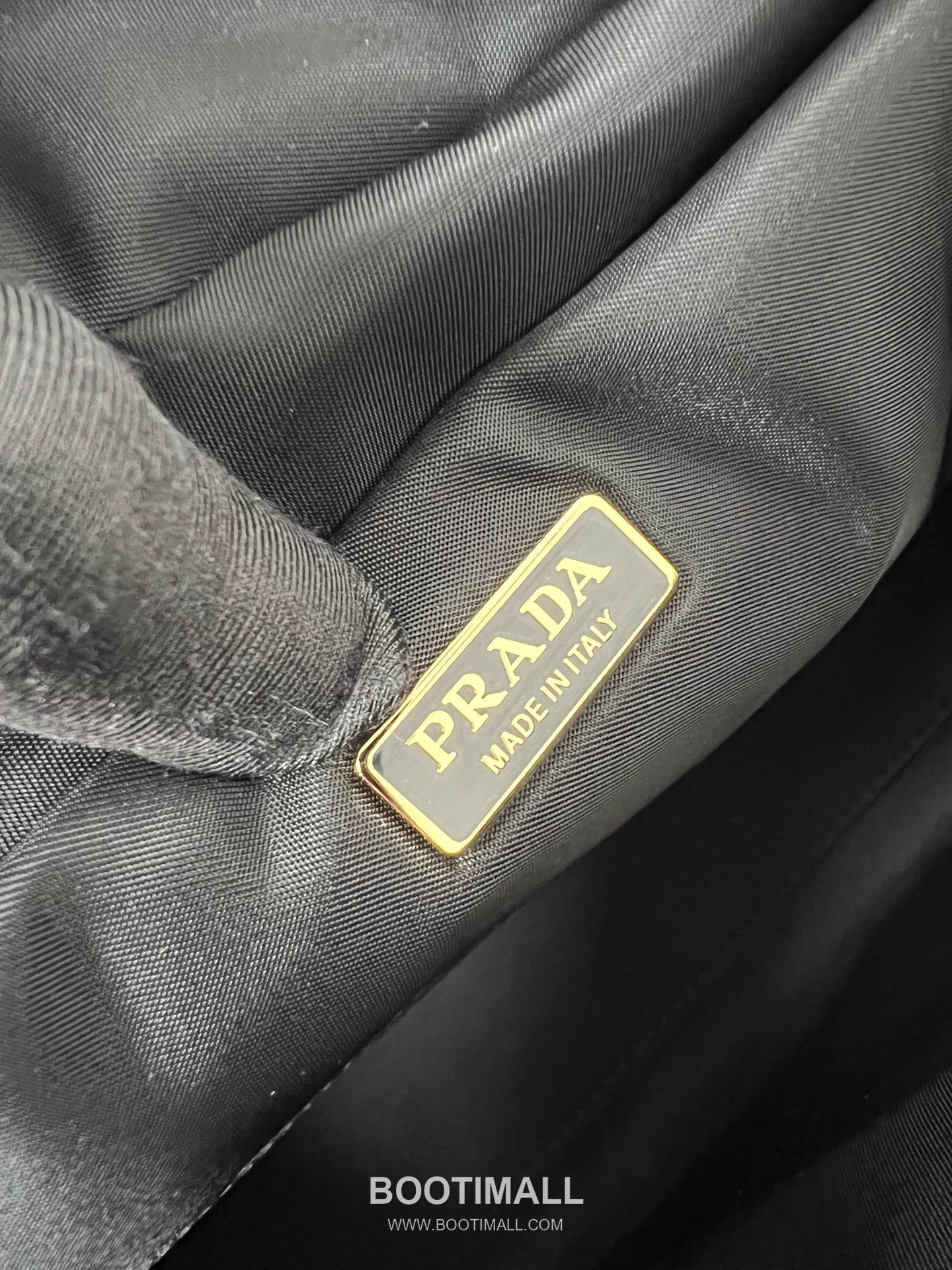 Prada Explore Parachute Nylon Black Handbag 프라다 익스플로어 1BG596 파라슈트 나일론 블랙 토트백 30cm 12