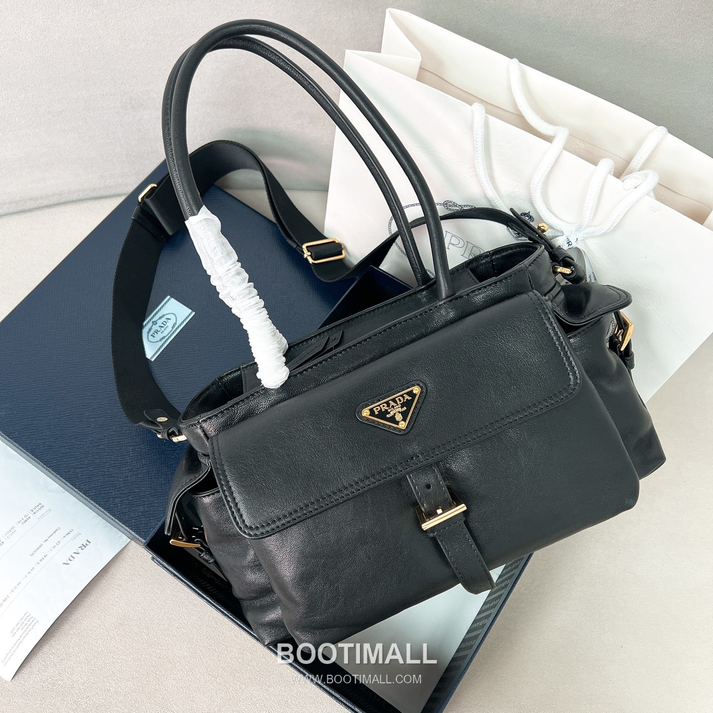 Prada Explore Lambskin Black Handbag 프라다 익스플로어 1BG596 램스킨 블랙 토트백 30cm 2