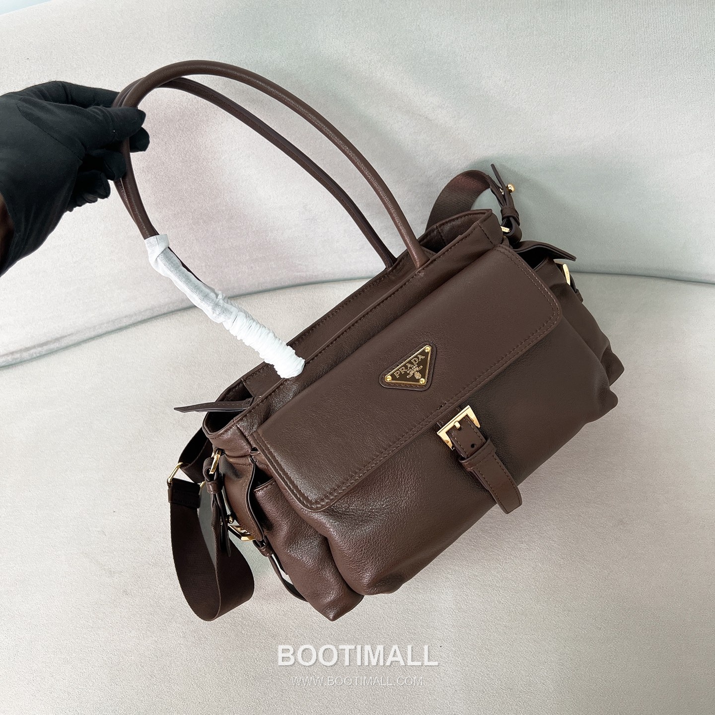 Prada Explore Lambskin Black Handbag 프라다 익스플로어 1BG596 램스킨 브라운 토트백 30cm 2