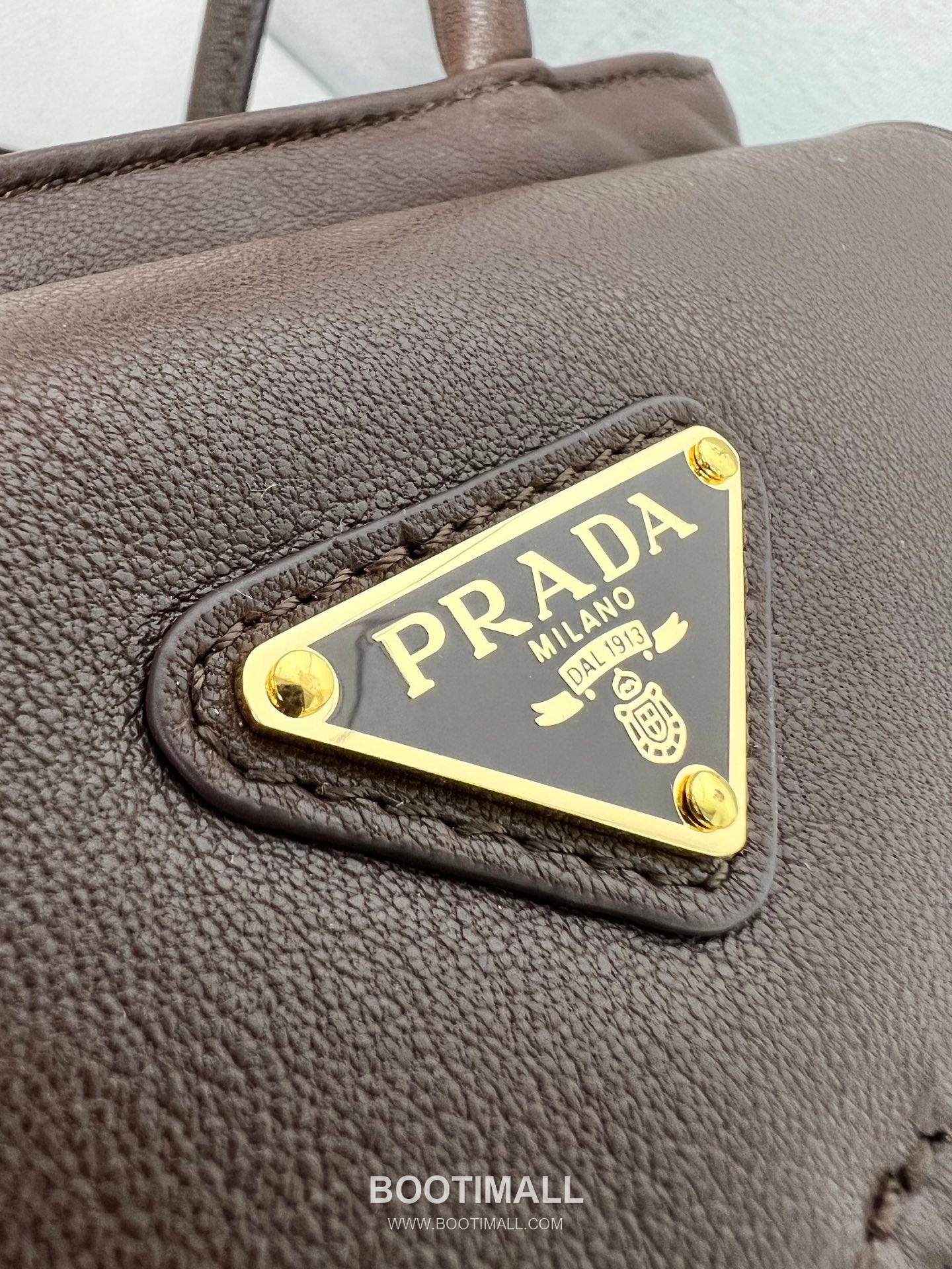 Prada Explore Lambskin Black Handbag 프라다 익스플로어 1BG596 램스킨 브라운 토트백 30cm 6