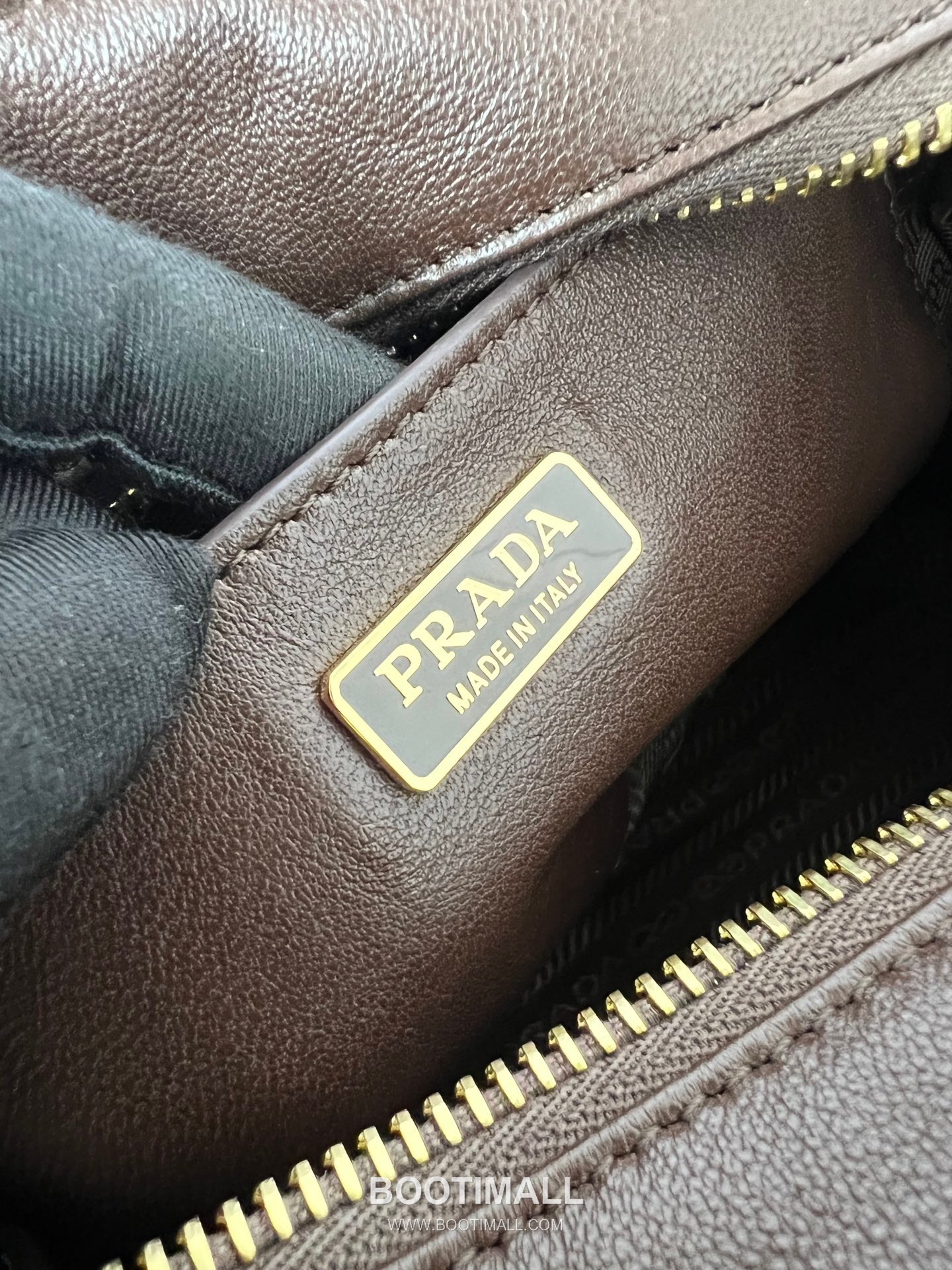 Prada Explore Lambskin Black Handbag 프라다 익스플로어 1BG596 램스킨 브라운 토트백 30cm 9