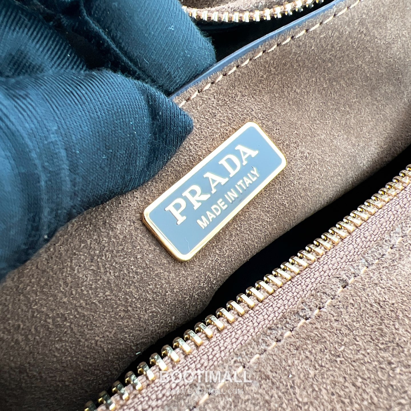 Prada Explore Parachute Nylon Cocoa Brown Handbag 프라다 익스플로어 1BG596 파라슈트 나일론 코코아 브라운 토트백 30cm 10