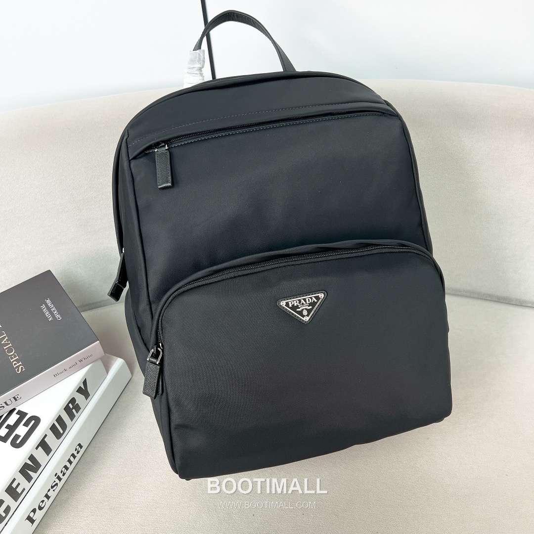 Prada Triangle Enamel Plaque Nylon Backpack 프라다 2VZ104 트라이앵글 에나멜 플라크 나일론 백팩 39cm 2