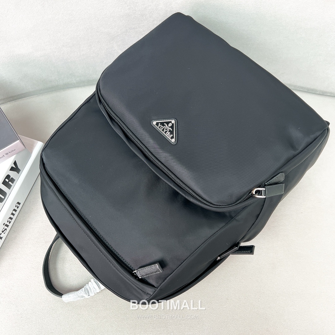 Prada Triangle Enamel Plaque Nylon Backpack 프라다 2VZ104 트라이앵글 에나멜 플라크 나일론 백팩 39cm 6