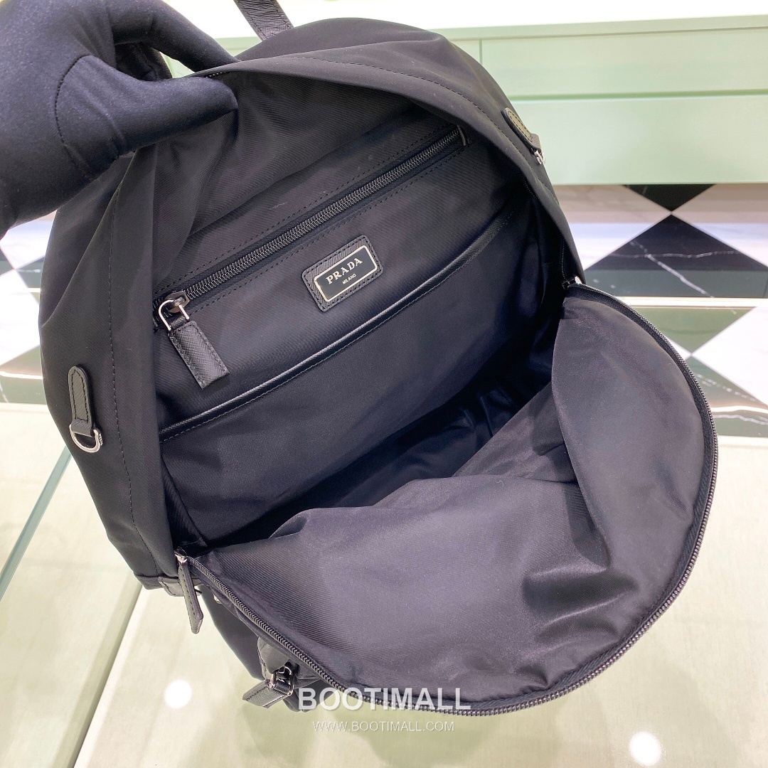 Prada Side-Label Backpack Water-Resistant Parachute Fabric Black 프라다 2VZ066 사이드 라벨 백팩 방수 파라슈트 패브릭 블랙 40cm 7