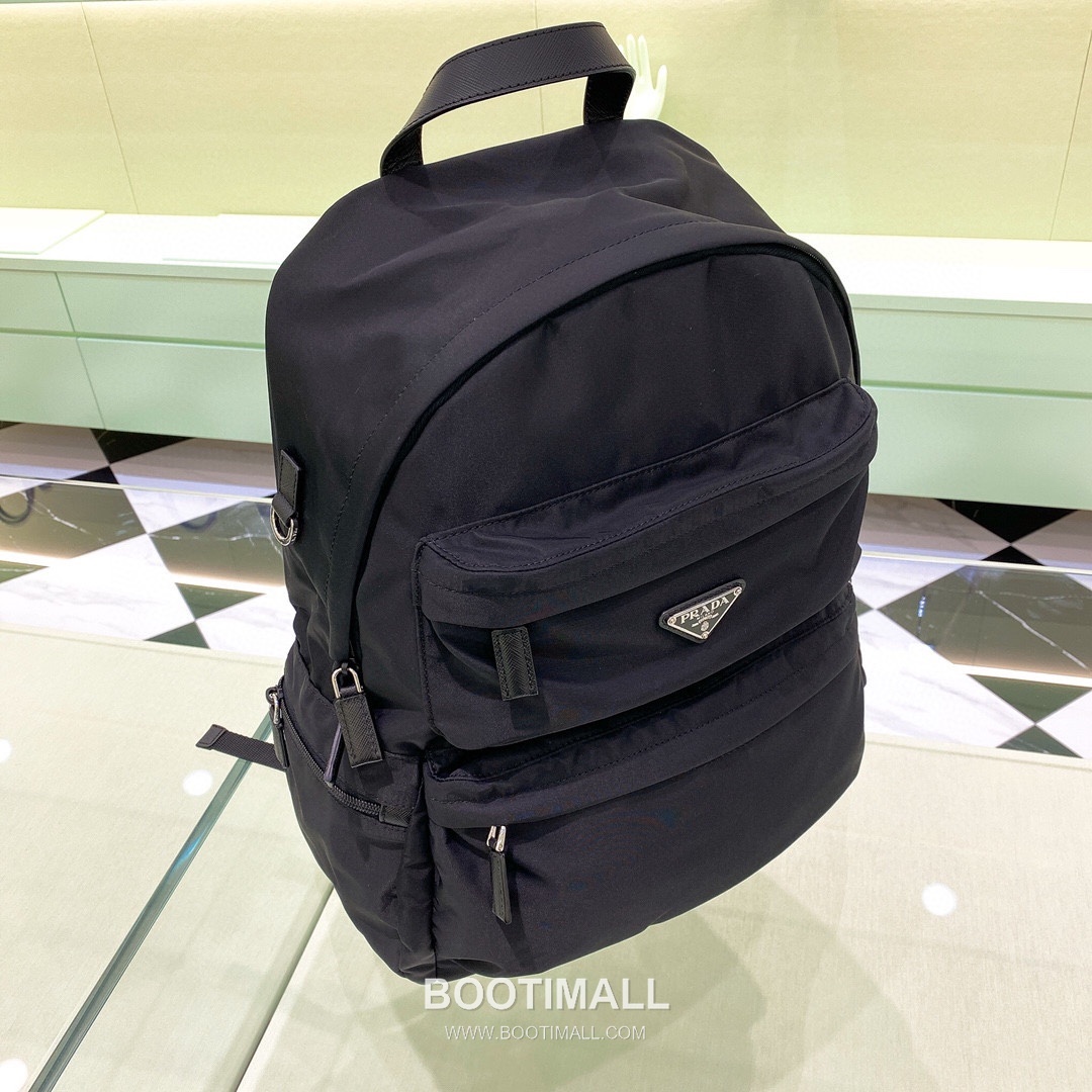 Prada Triangle Enamel Plaque Parachute Nylon Black Backpack 프라다 2VZ025 트라이앵글 에나멜 플라크 파라슈트 나일론 블랙 백팩 40cm 2