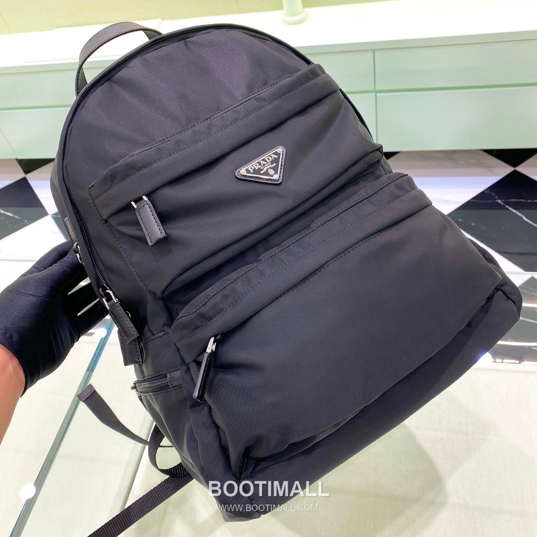 Prada Triangle Enamel Plaque Parachute Nylon Black Backpack 프라다 2VZ025 트라이앵글 에나멜 플라크 파라슈트 나일론 블랙 백팩 40cm 3