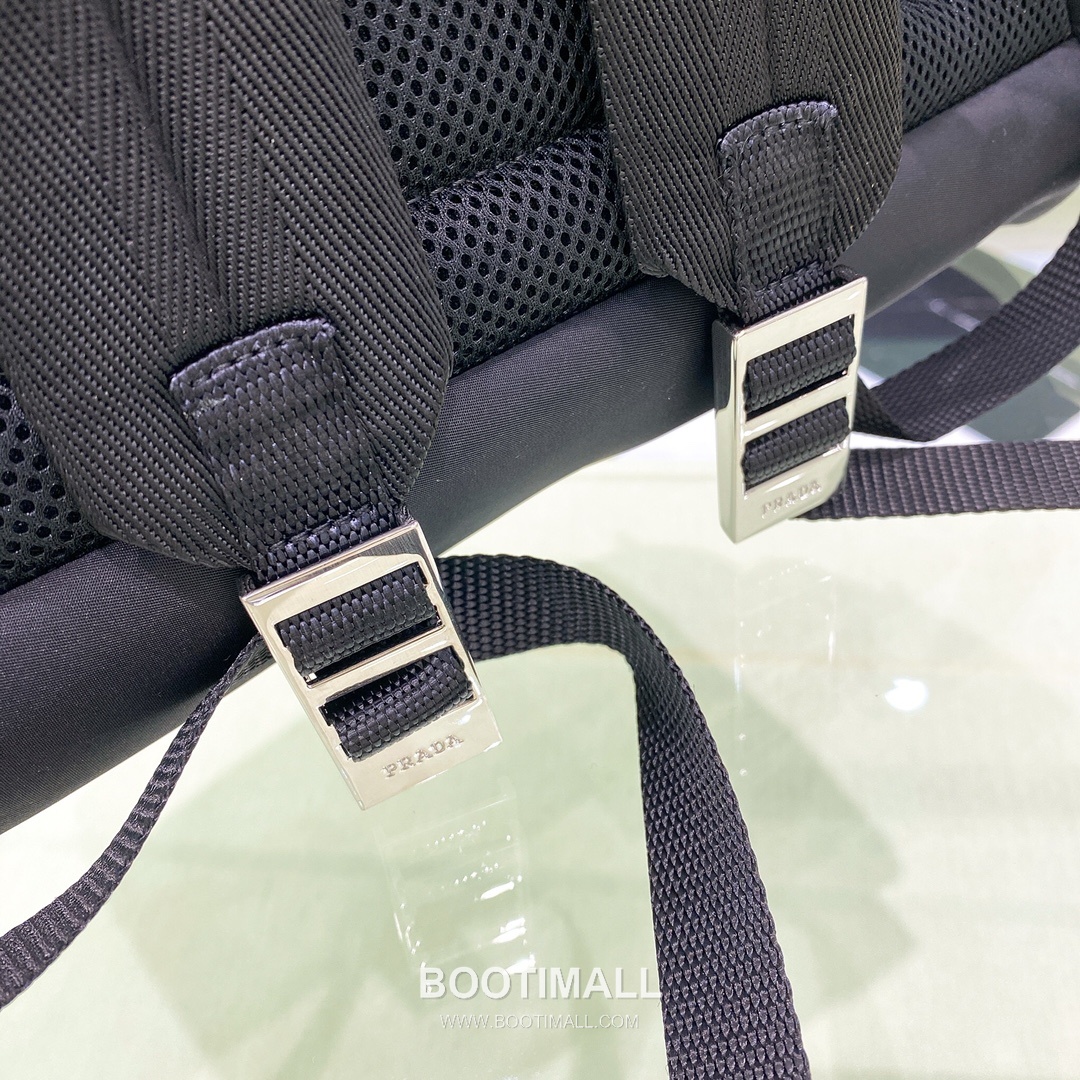 Prada Triangle Enamel Plaque Parachute Nylon Black Backpack 프라다 2VZ025 트라이앵글 에나멜 플라크 파라슈트 나일론 블랙 백팩 40cm 6