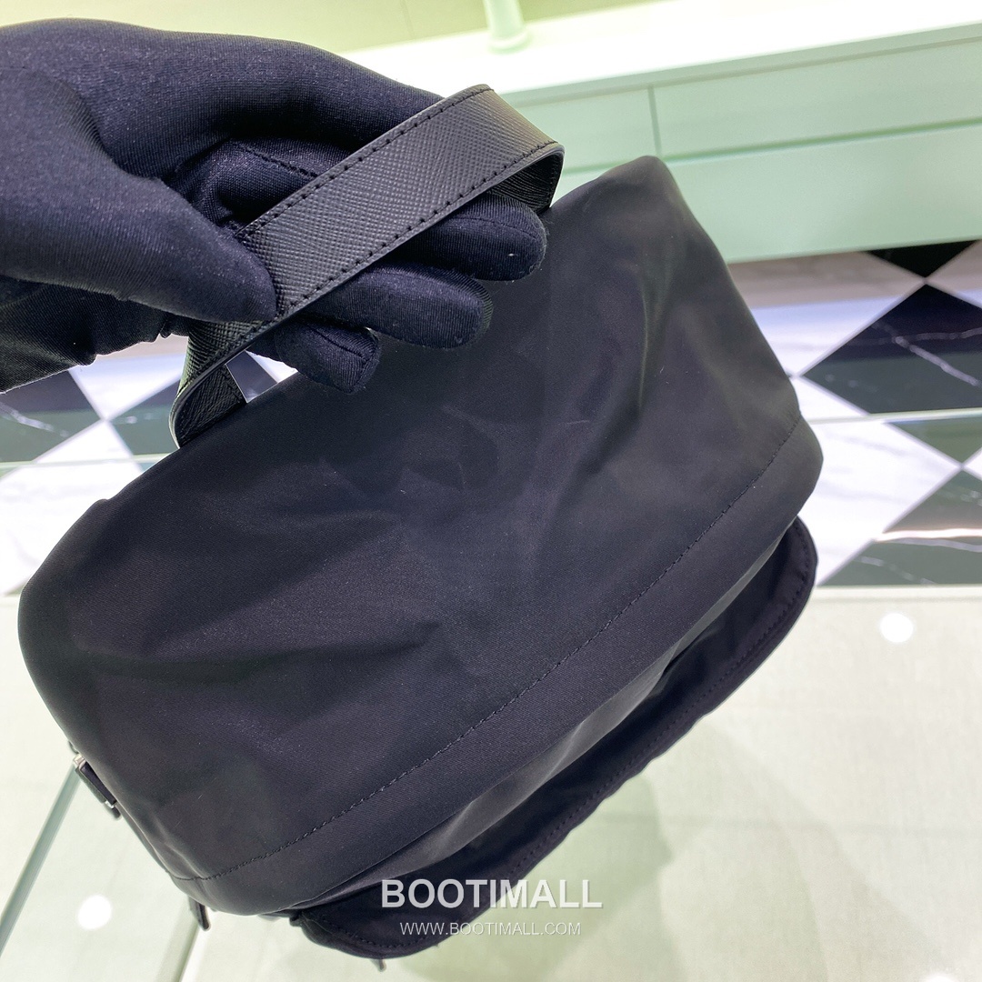 Prada Triangle Enamel Plaque Parachute Nylon Black Backpack 프라다 2VZ025 트라이앵글 에나멜 플라크 파라슈트 나일론 블랙 백팩 40cm 7
