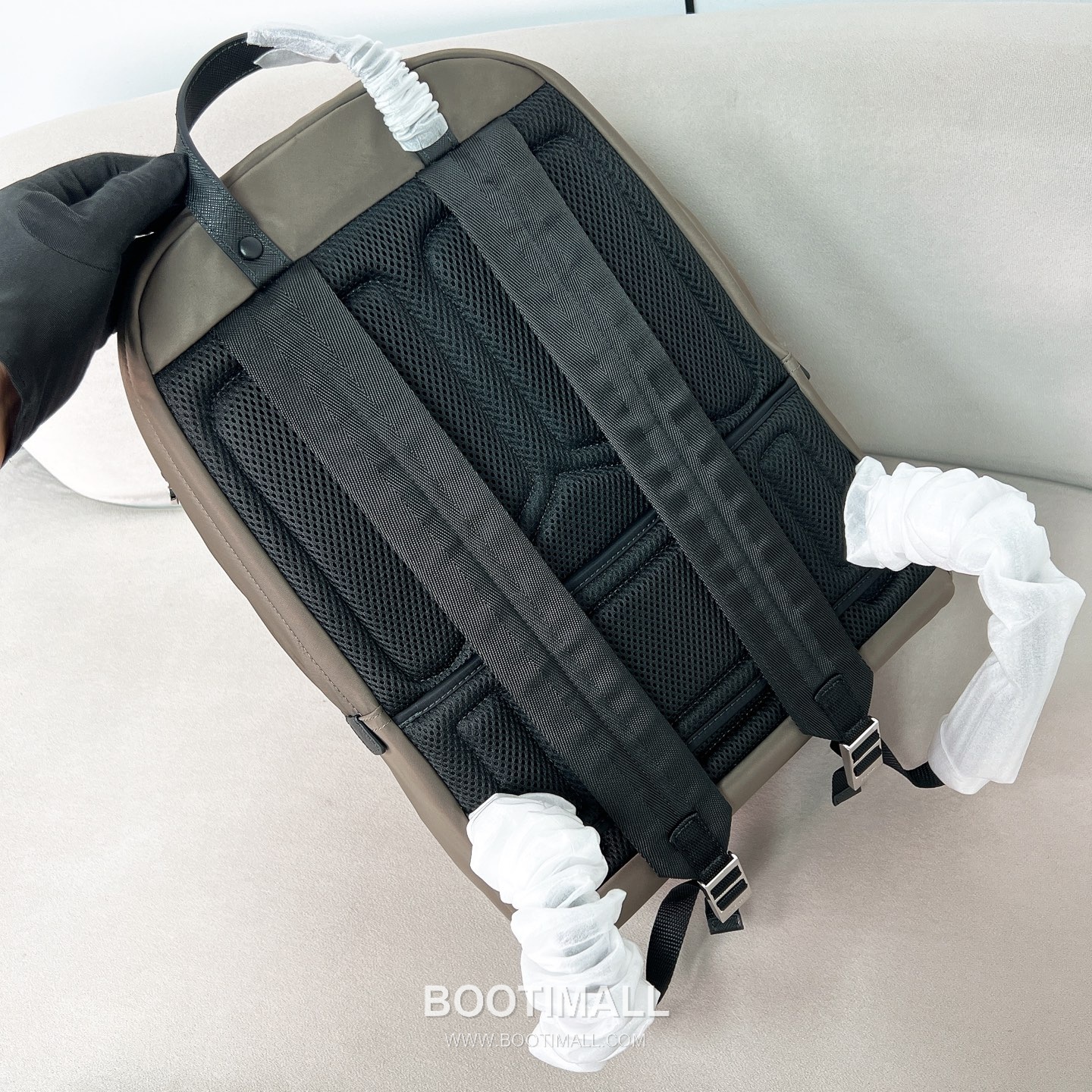 Prada Enamel Triangle Plaque Parachute Fabric Backpack 프라다 2VZ048 에나멜 트라이앵글 플라크 파라슈트 패브릭 백팩 43.5cm 4