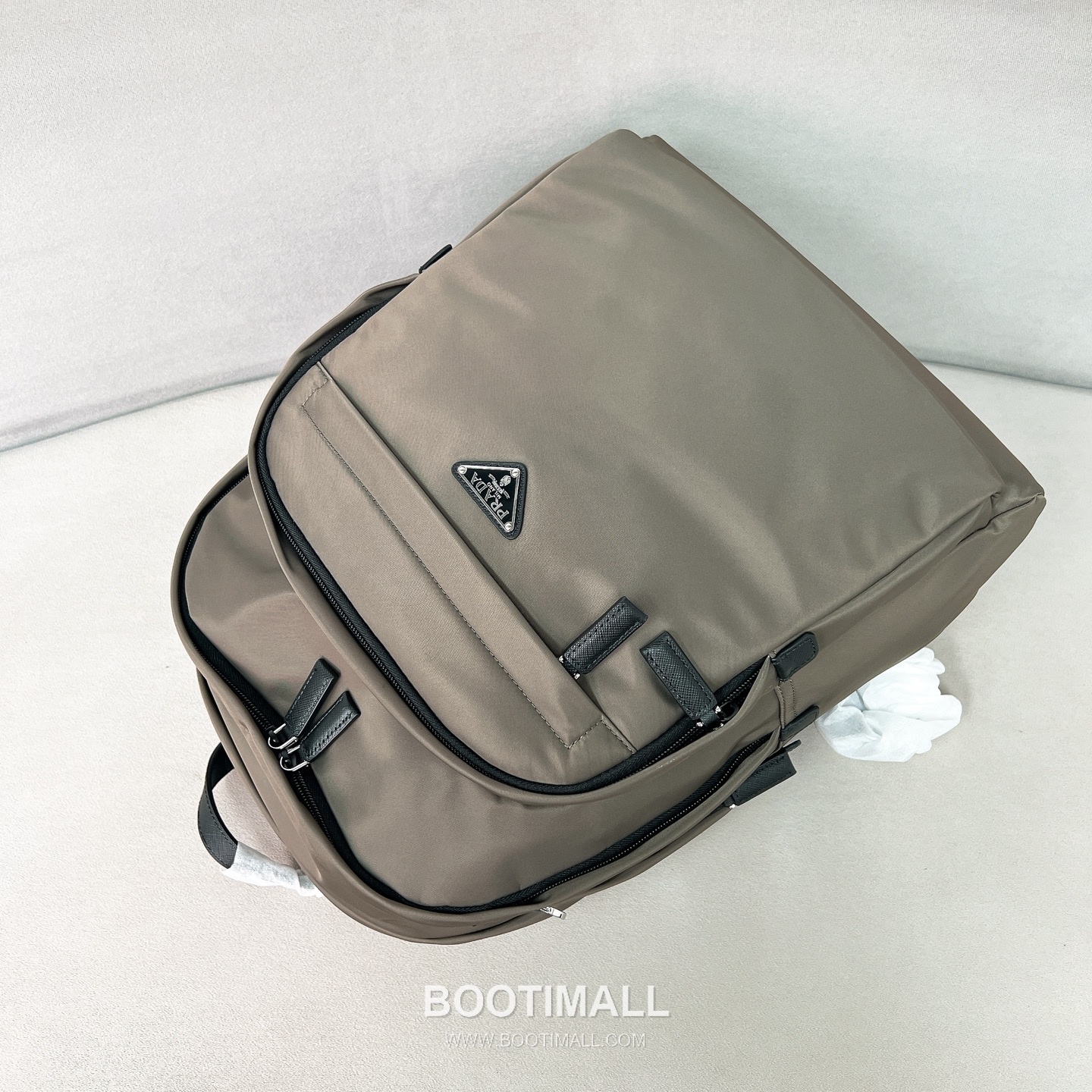 Prada Enamel Triangle Plaque Parachute Fabric Backpack 프라다 2VZ048 에나멜 트라이앵글 플라크 파라슈트 패브릭 백팩 43.5cm 5