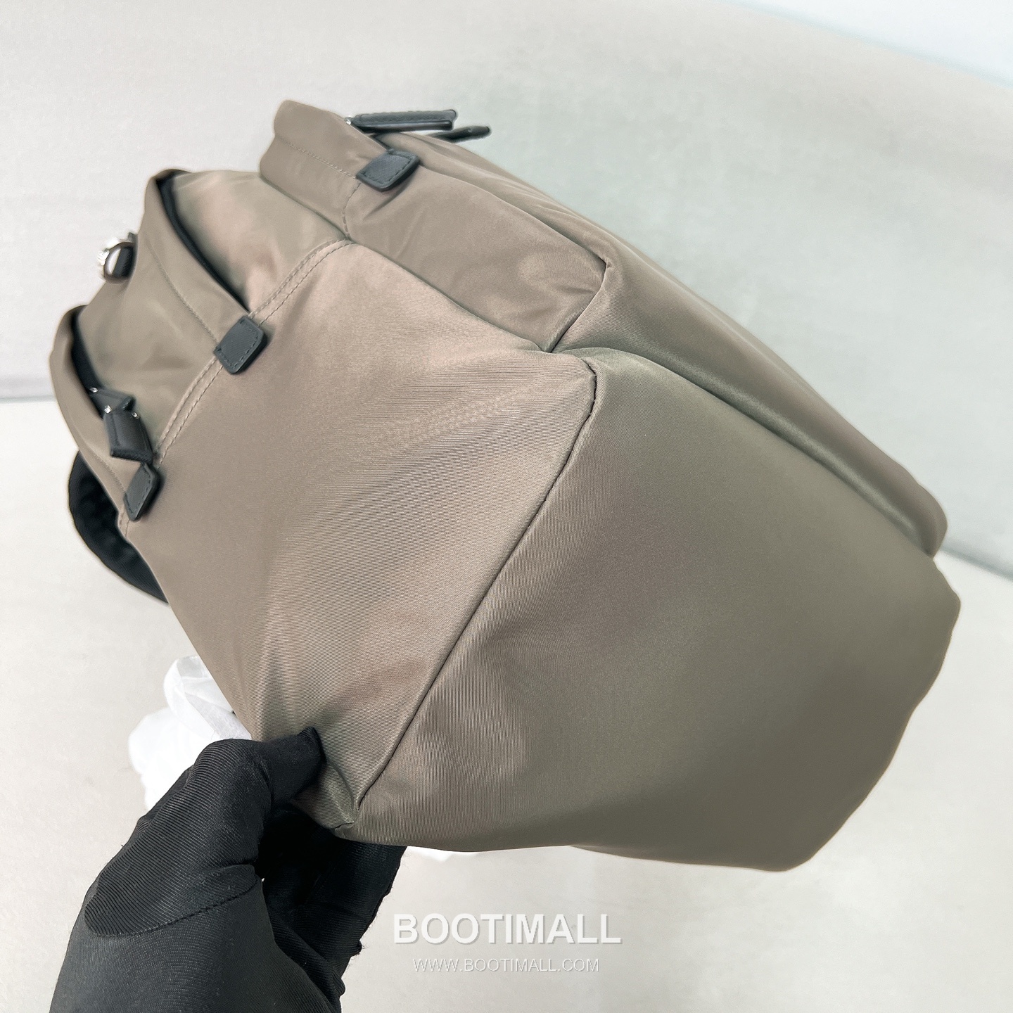 Prada Enamel Triangle Plaque Parachute Fabric Backpack 프라다 2VZ048 에나멜 트라이앵글 플라크 파라슈트 패브릭 백팩 43.5cm 7